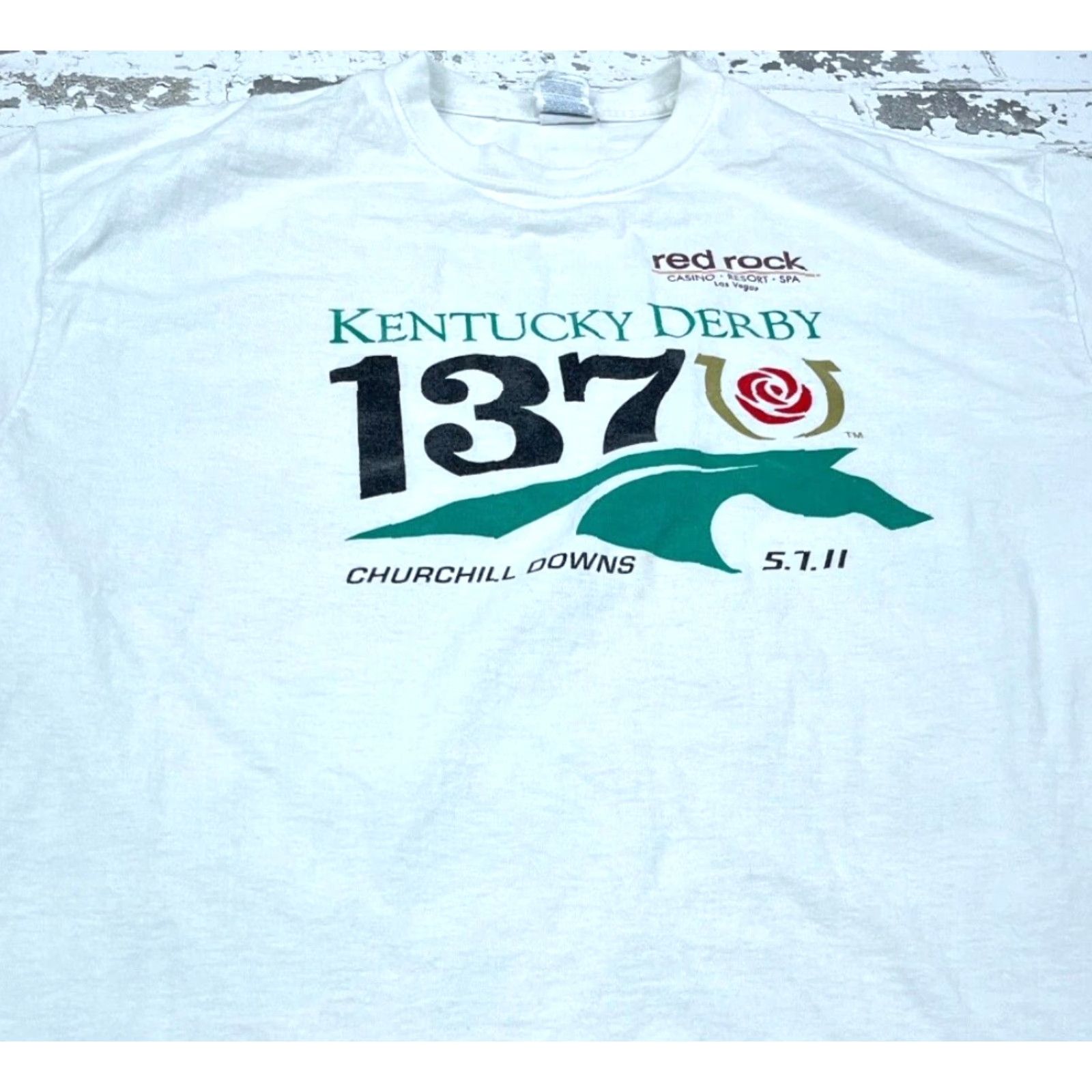 Delta VINTAGE Delta Kentucky Derby Shirt Men XL White Tee 80s Retro Graphic Print Logo Horse Racing T-Shirt Womens Men Girls Boys Size US XL / EU 56 / 4 - 5 Thumbnail