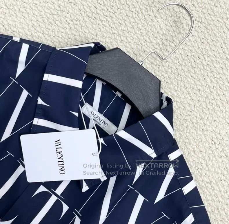 Valentino Valentino Full print of the logo jacket Size US M / EU 48-50 / 2 - 3 Thumbnail