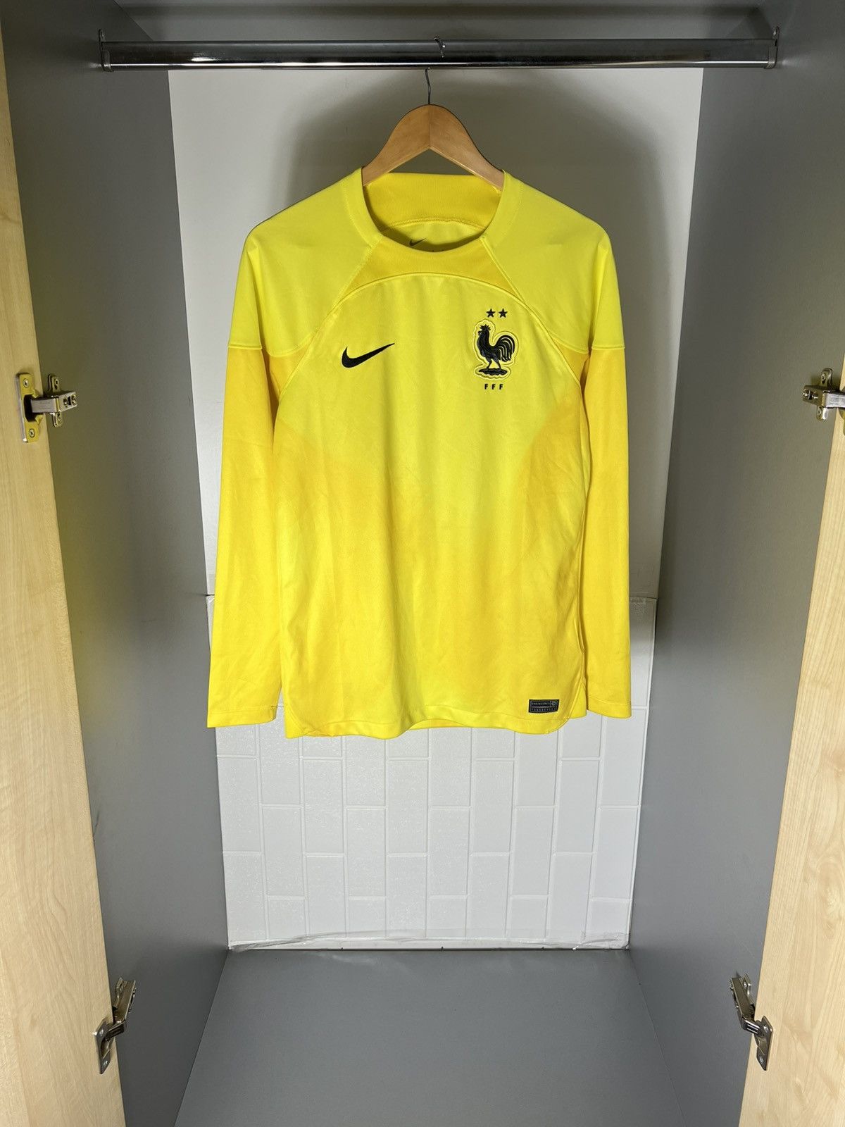 Nike VINTAGE NIKE FRANCE SOCCER JERSEY RETRO PSG BLOKE Y2K 90s Size US S / EU 44-46 / 1 - 2 Thumbnail