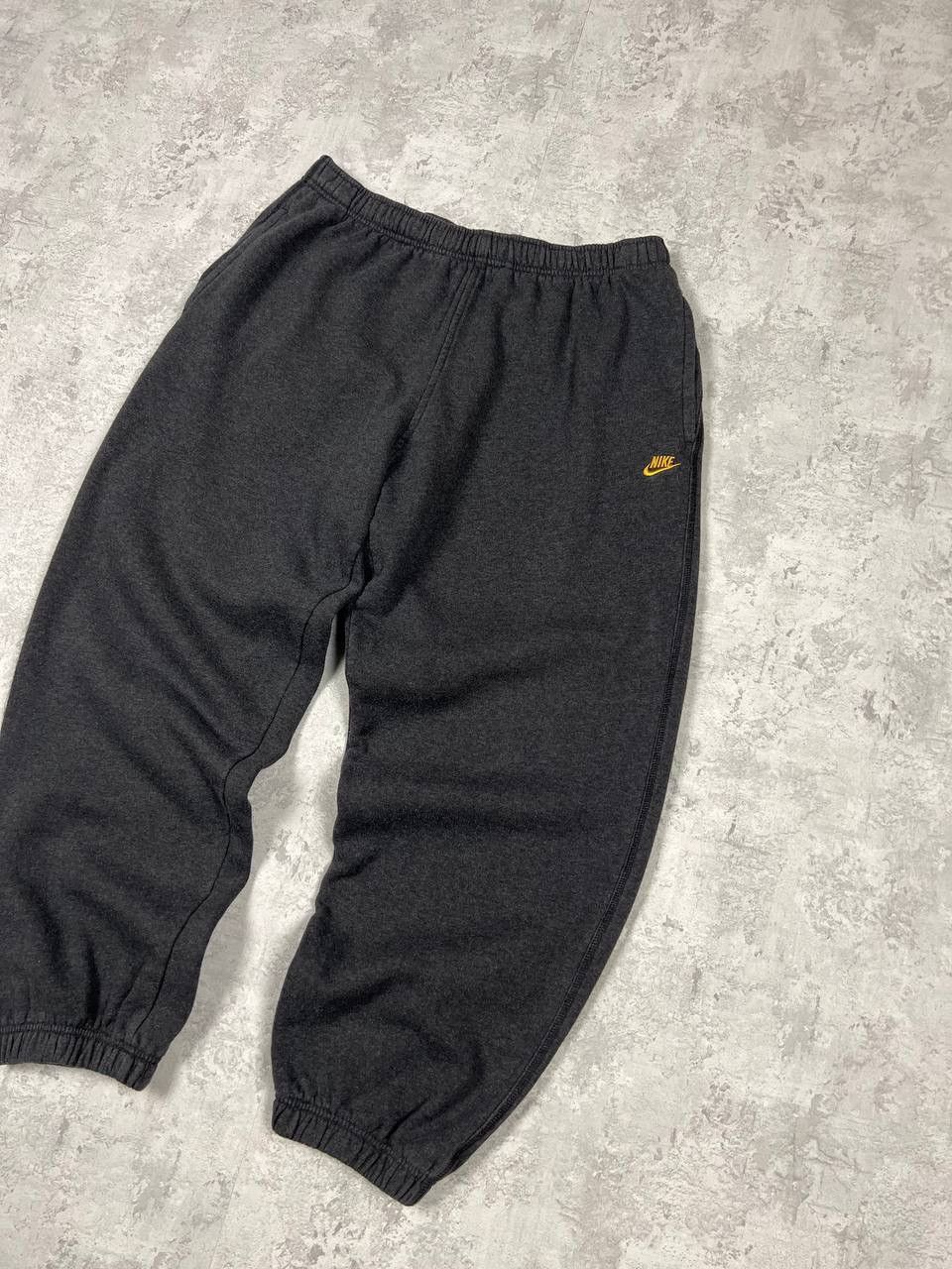 Nike Vintage Nike Baggy Grey Sweatpants Joggers Pants Size XL Size US 38 / EU 54 - 4 Thumbnail