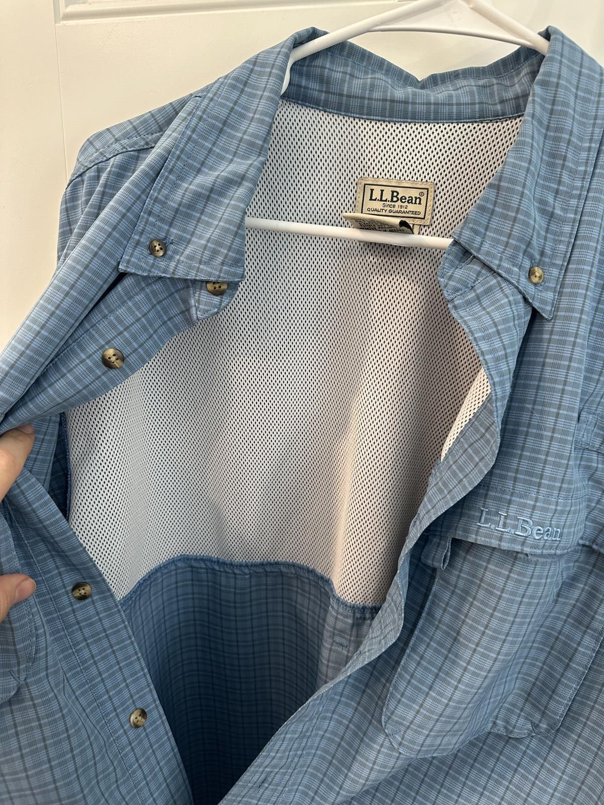 L.L. Bean Mens Large LL bean shirt hiking outdoors blue gray plaid Size US L / EU 52-54 / 3 - 6 Thumbnail