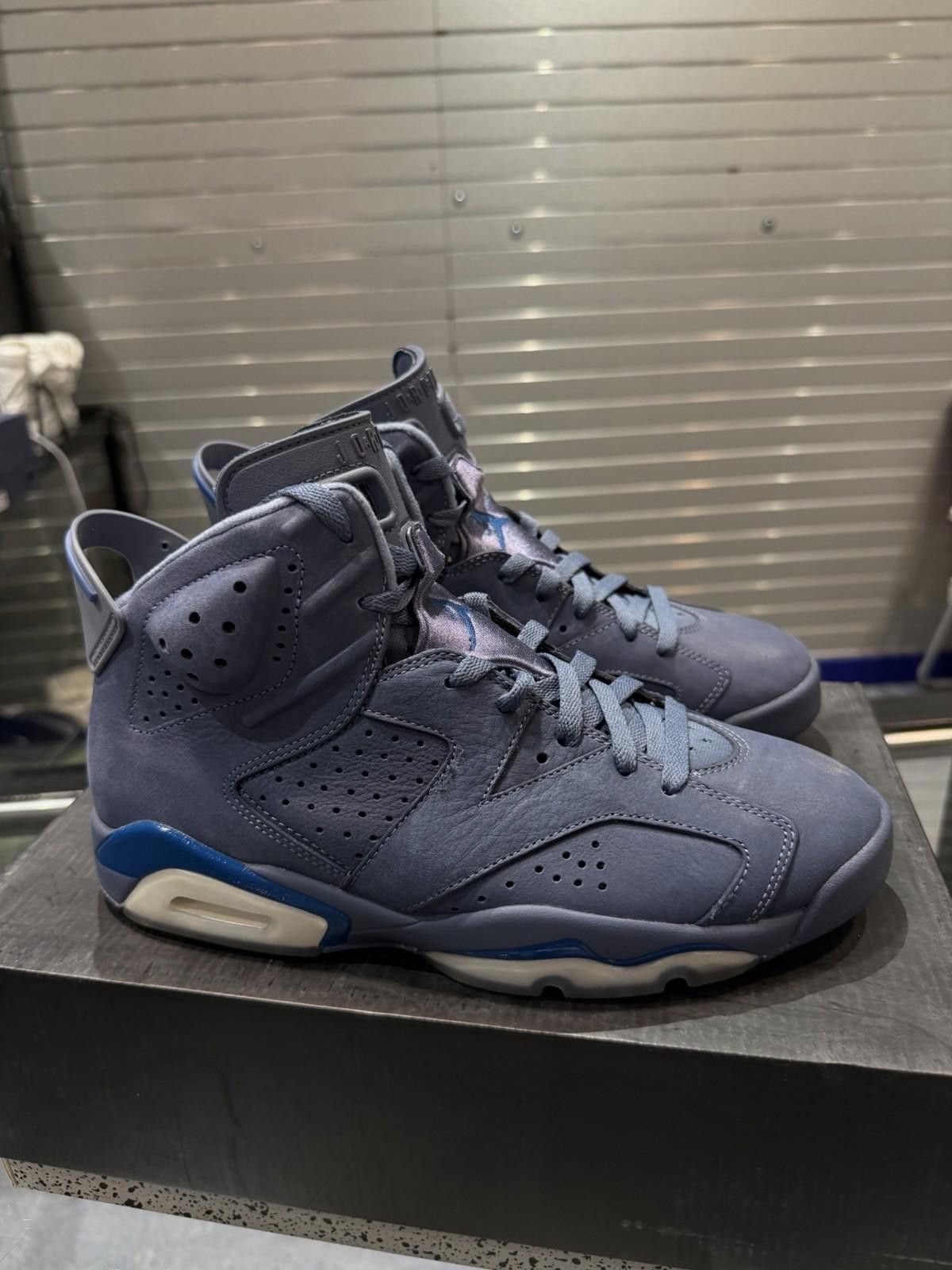 Jordan Brand Jordan 6 Retro Diffused Blue 2018 Size 8.5 Used RARE Size US 8.5 / EU 41-42 - 3 Thumbnail