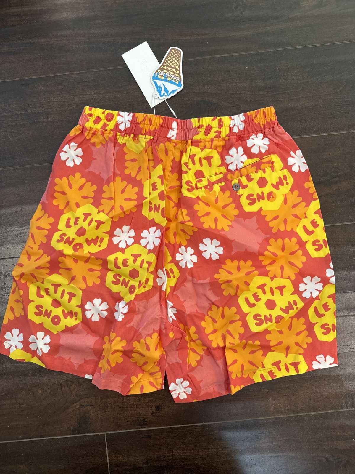 Snowday BRAND NEW - Snowday Flake Shorts - Size Medium Size US 32 / EU 48 - 3 Thumbnail