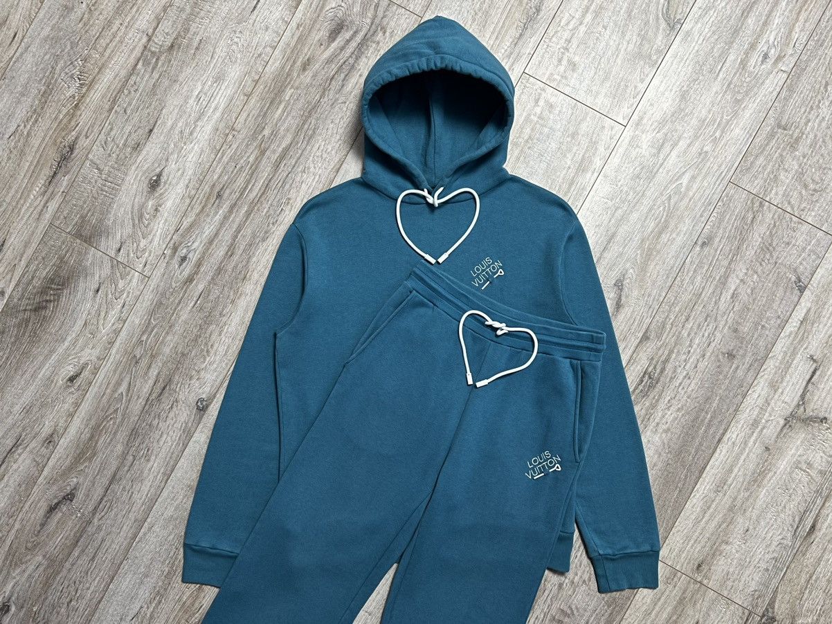 Louis Vuitton LOUIS VUITTON Sweatsuit LV Signature Logo Hoodie/Pants Set Size US S / EU 44-46 / 1 - 6 Thumbnail