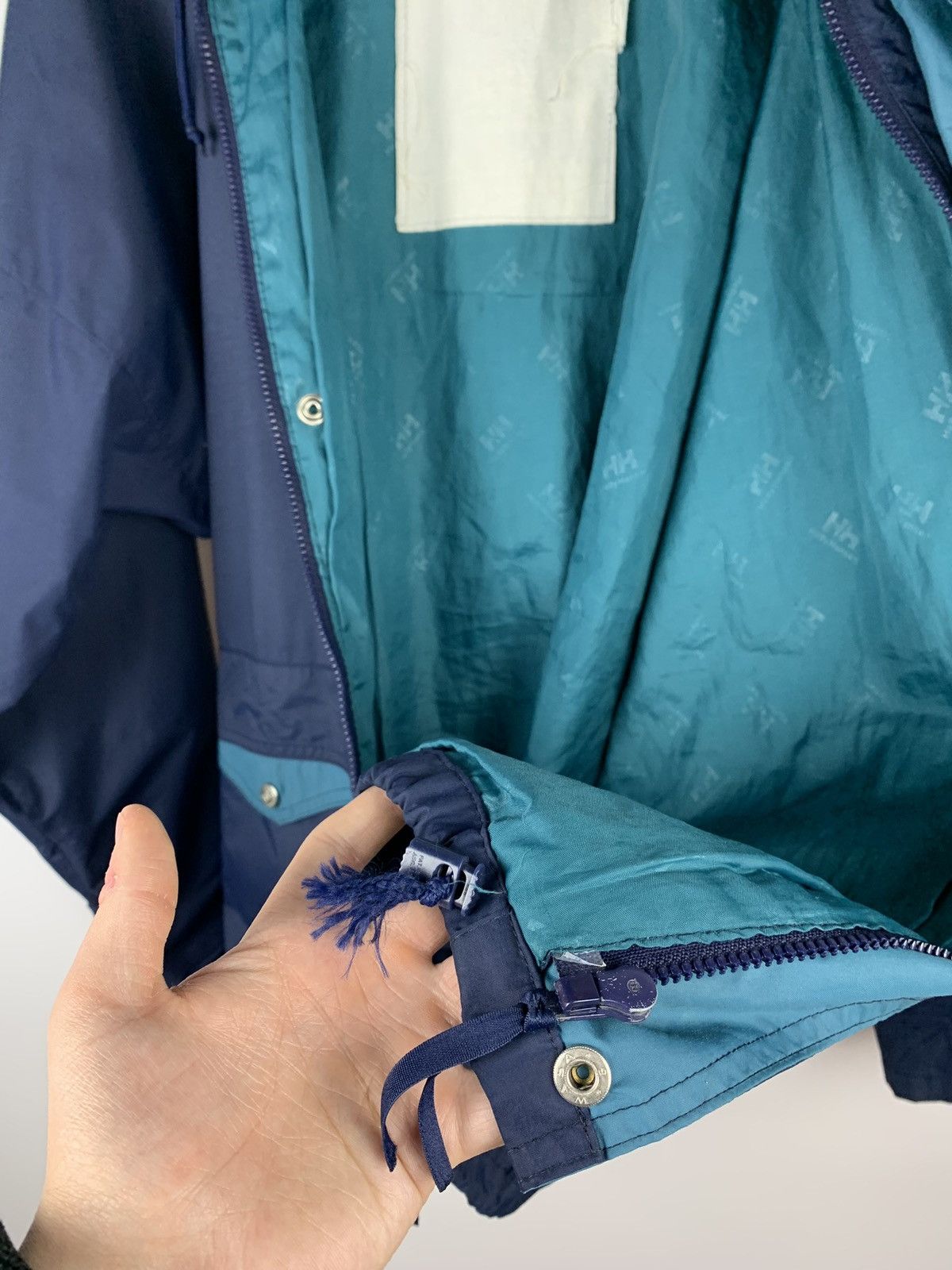 Helly Hansen Vintage Helly Hansen Full Zip Hooded Jacket Men’s Size S Size US S / EU 44-46 / 1 - 21 Thumbnail
