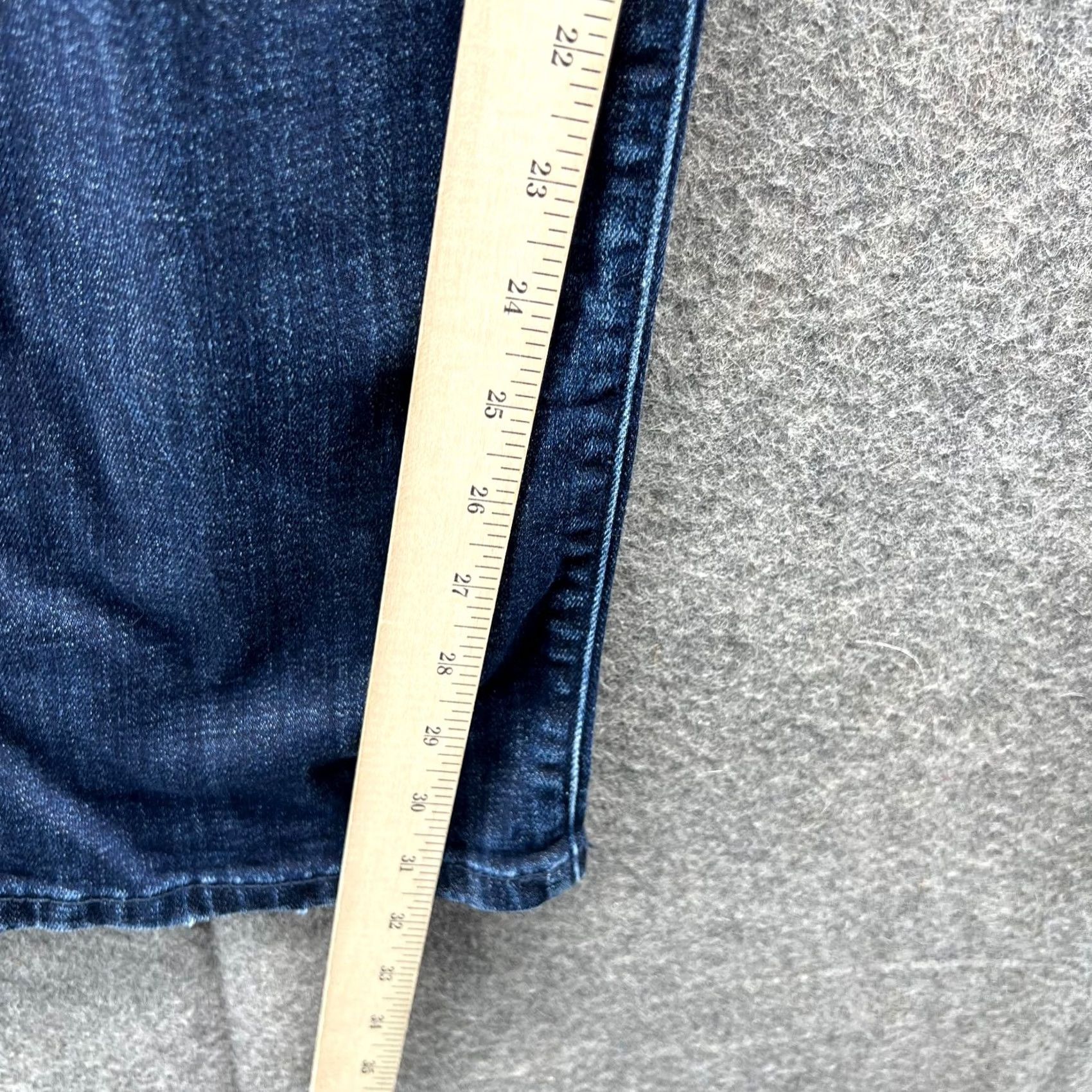 Lucky Brand Lucky Brand Jeans Mens 34x32 Dark Blue Denim Straight Vintage Cotton Stone Wash 5-Pocket Pattern Solid Jeans Mens Regular 34x32 Blue Size US 34 / EU 50 - 6 Thumbnail