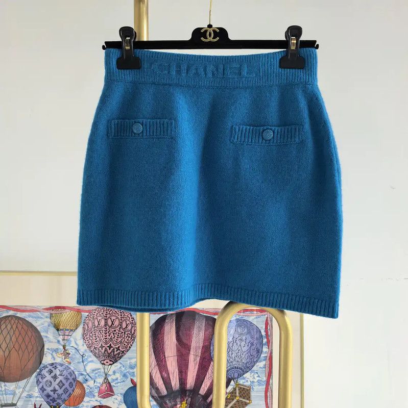Chanel Chanel Blue Wool Midi Skirt for Women 0089 Size 30" / US 8 / IT 44 - 1 Thumbnail