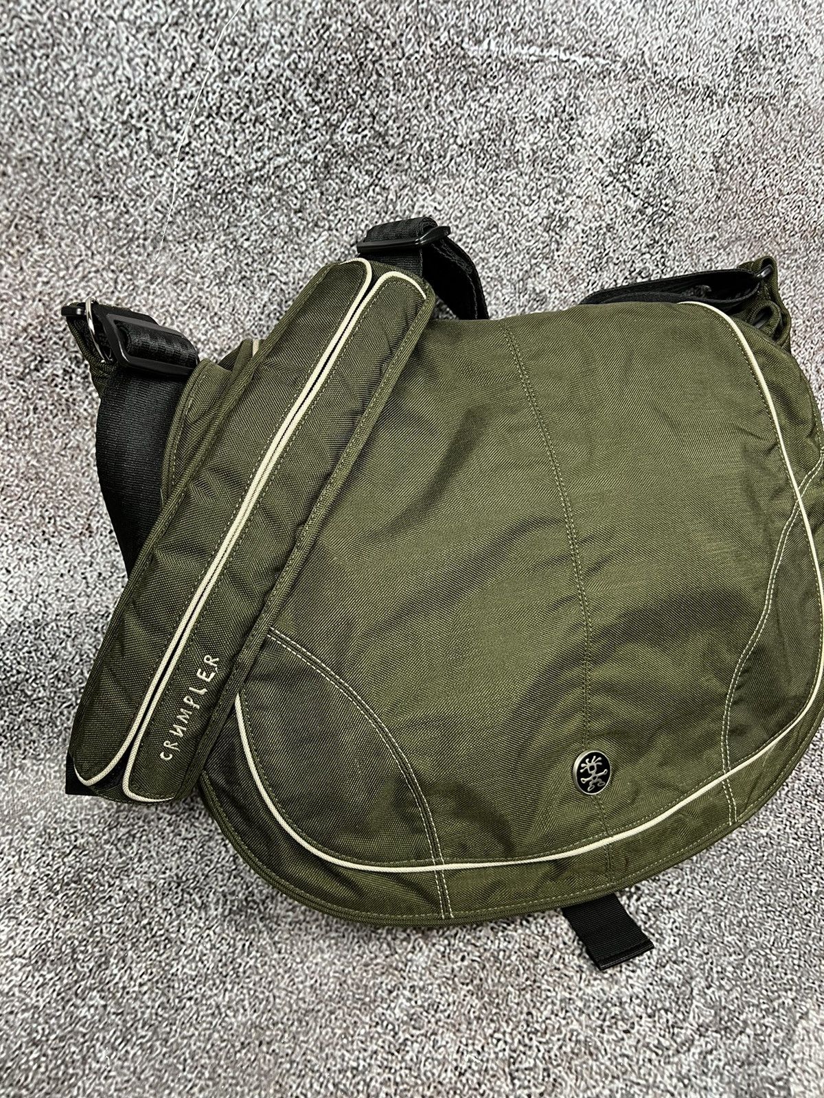 Crumpler Crumpler Clear Runway Laptop messenger multipocket bag olive Size ONE SIZE - 2 Thumbnail