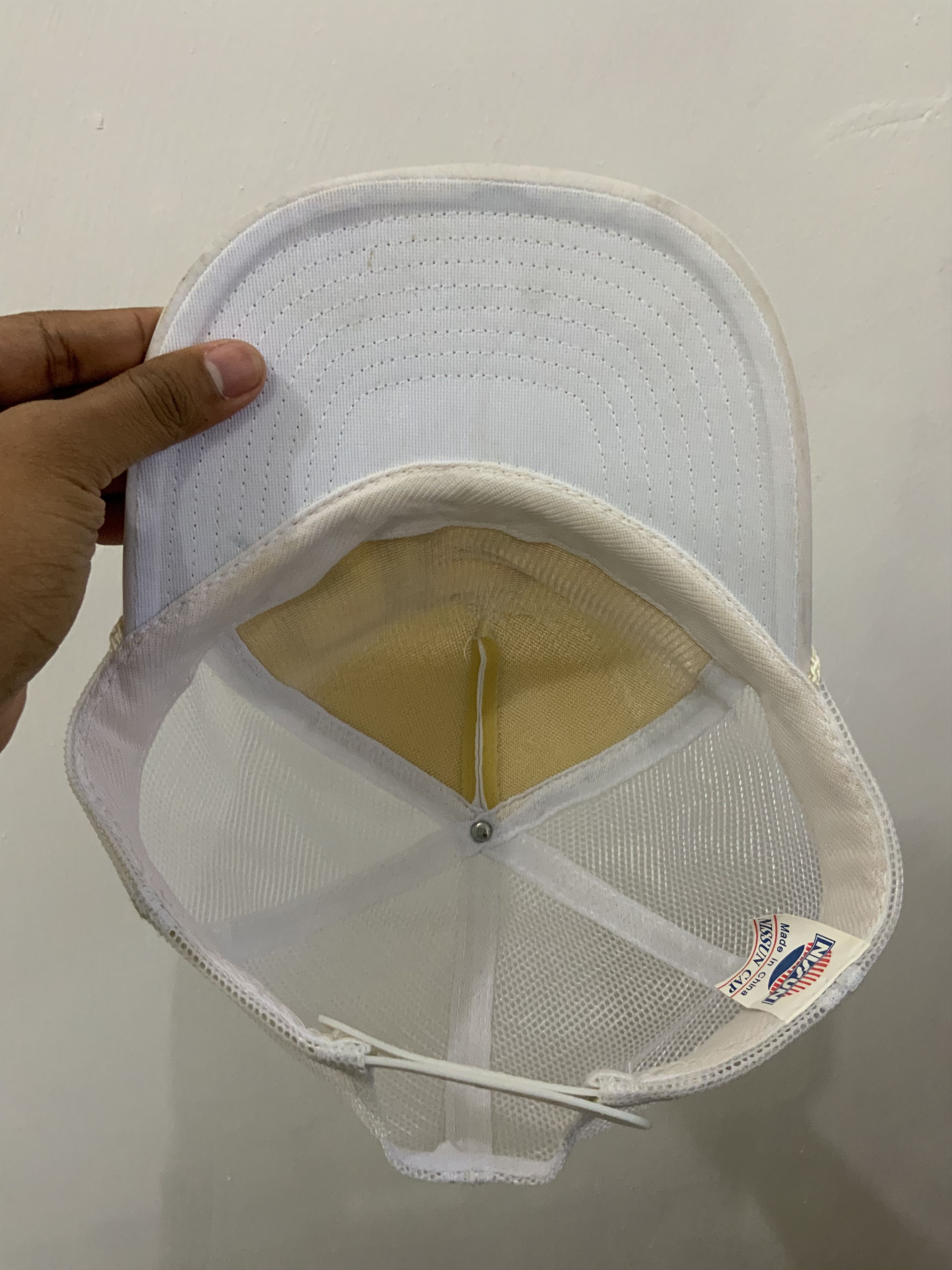 Rockstar Games Nissun White RockStar Drink Energy Trucker hat Size ONE SIZE - 3 Thumbnail