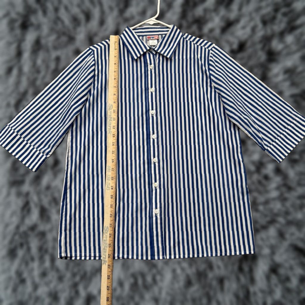 Vintage VINTAGE American Sweetheart Button-Up Shirt Women Sz S Stripe Blue 90s Preppy Casual Business Classic Short Sleeve Collared Regular Womens Size S / US 4 / IT 40 - 1 Thumbnail