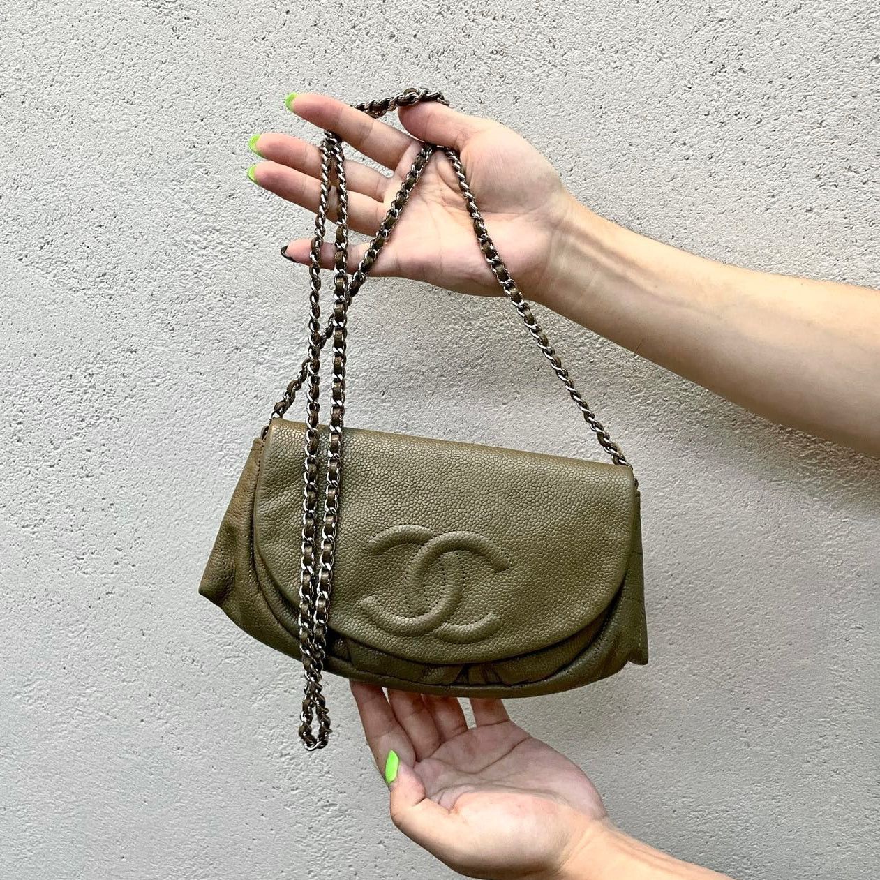 Chanel Chanel Coco Mark Caviar Skin Wallet On Chain Shoulder Bag Green Size ONE SIZE - 1 Thumbnail