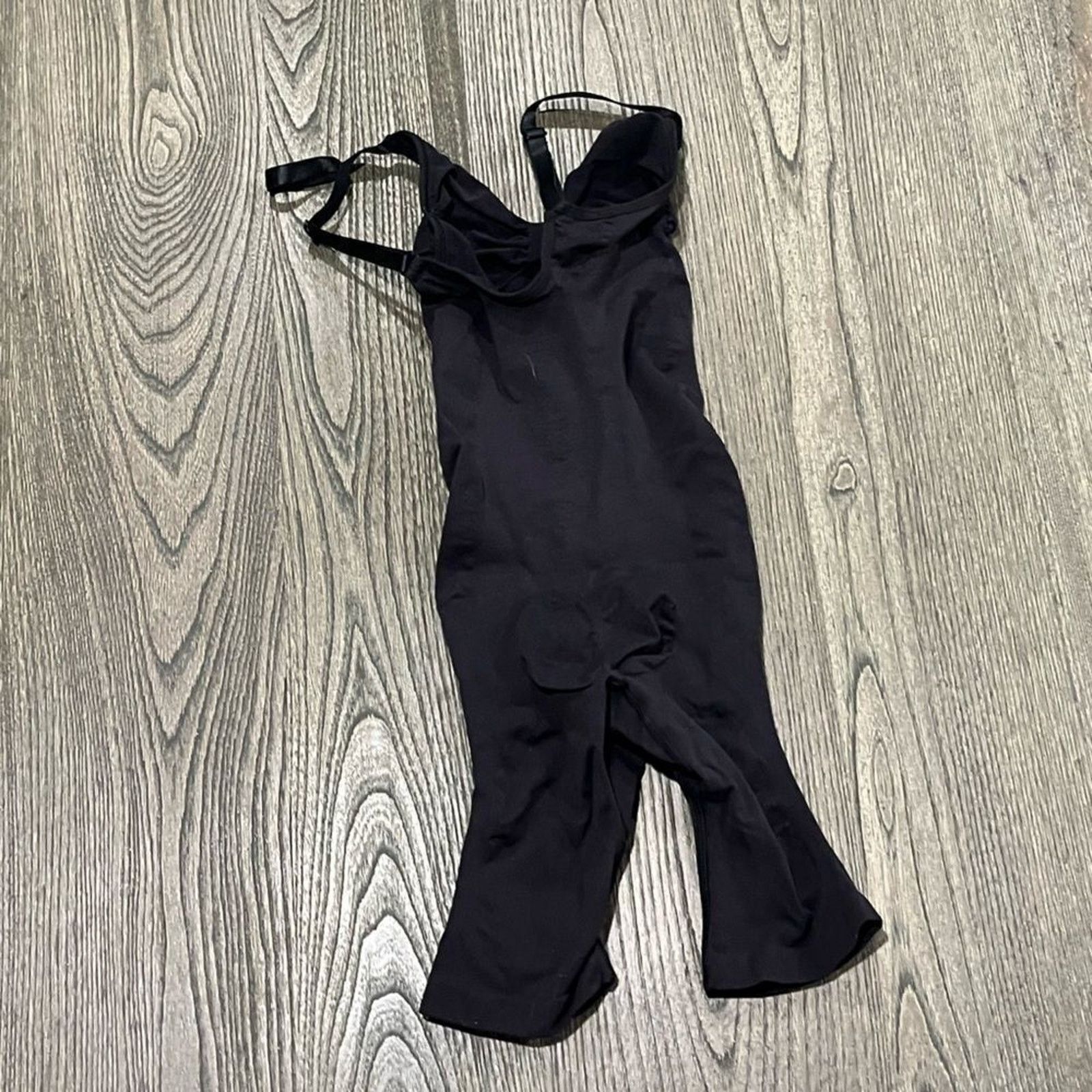 SKIMS NWOT Skims Sculpting Bodysuit Mid Thigh Open Gusset Size S/M Size ONE SIZE - 3 Thumbnail