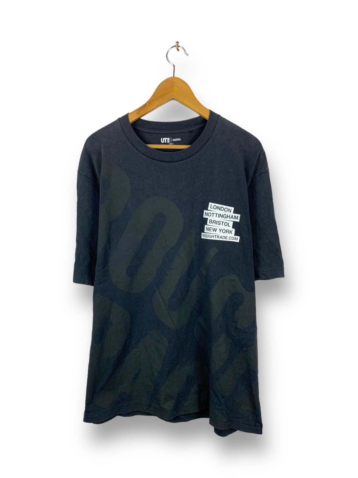 Band Tees × Uniqlo Steals! Uniqlo Rough Trade Record Stores Tee Size US XL / EU 56 / 4 - 1 Thumbnail