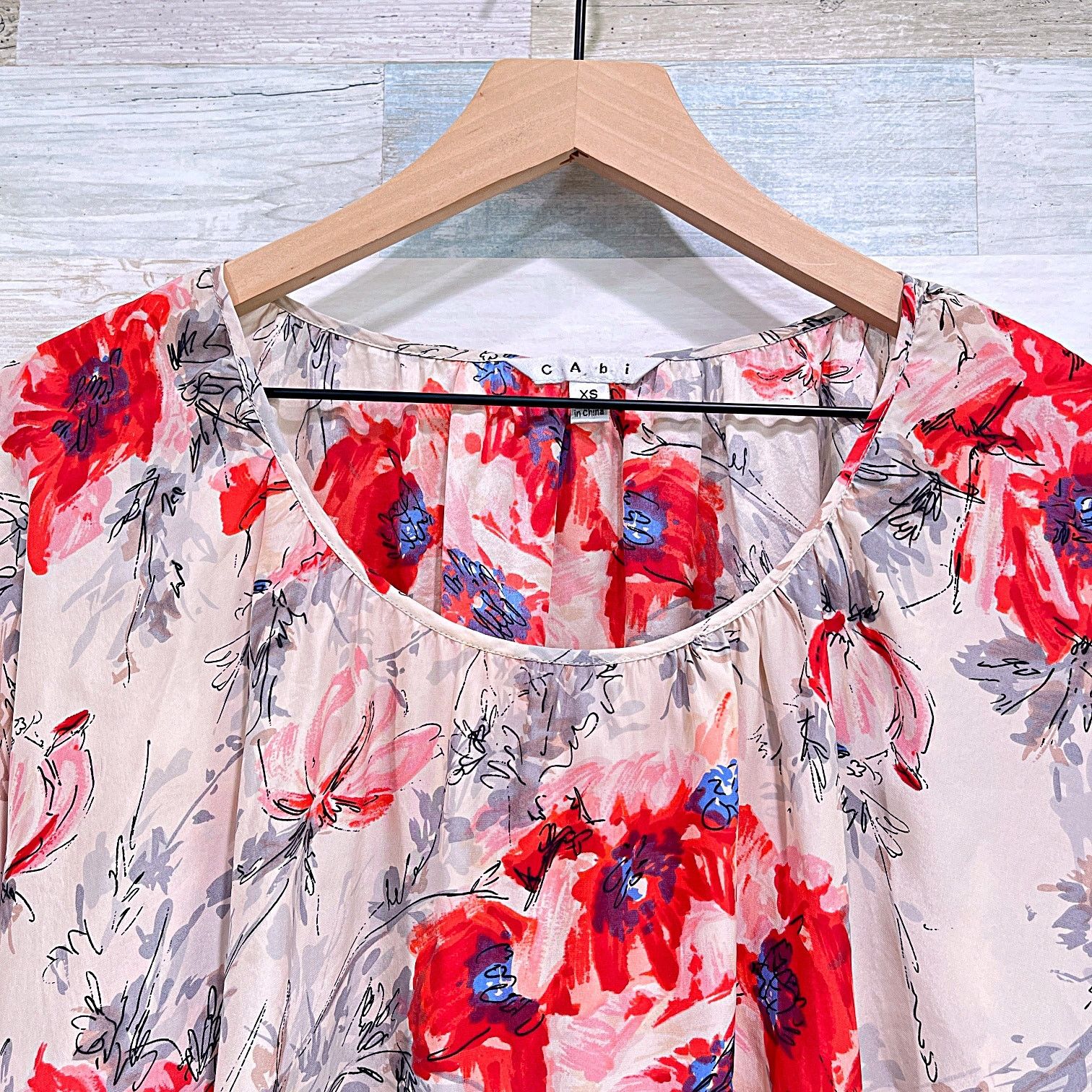 Other Cabi 100% Silk Gypsy Floral Dolman Blouse Beige Red Batwing Size XS / US 0-2 / IT 36-38 - 2 Thumbnail