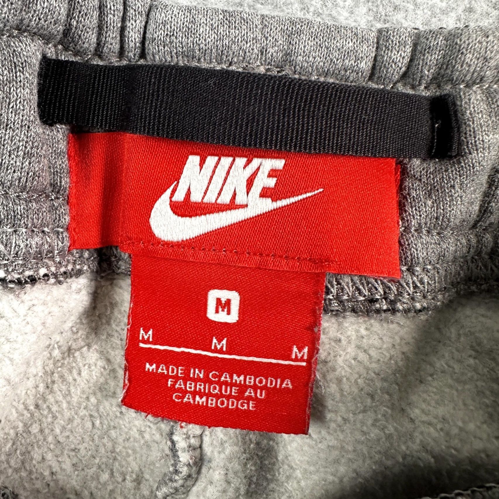Nike Nike Pants Mens M Gray Fleece Joggers Sweatpants Zip Pocket 835862-091 Pocket Elastic Drawstring Tapered Regular Comfort Gym Training Running Walking Size US 31 - 2 Thumbnail