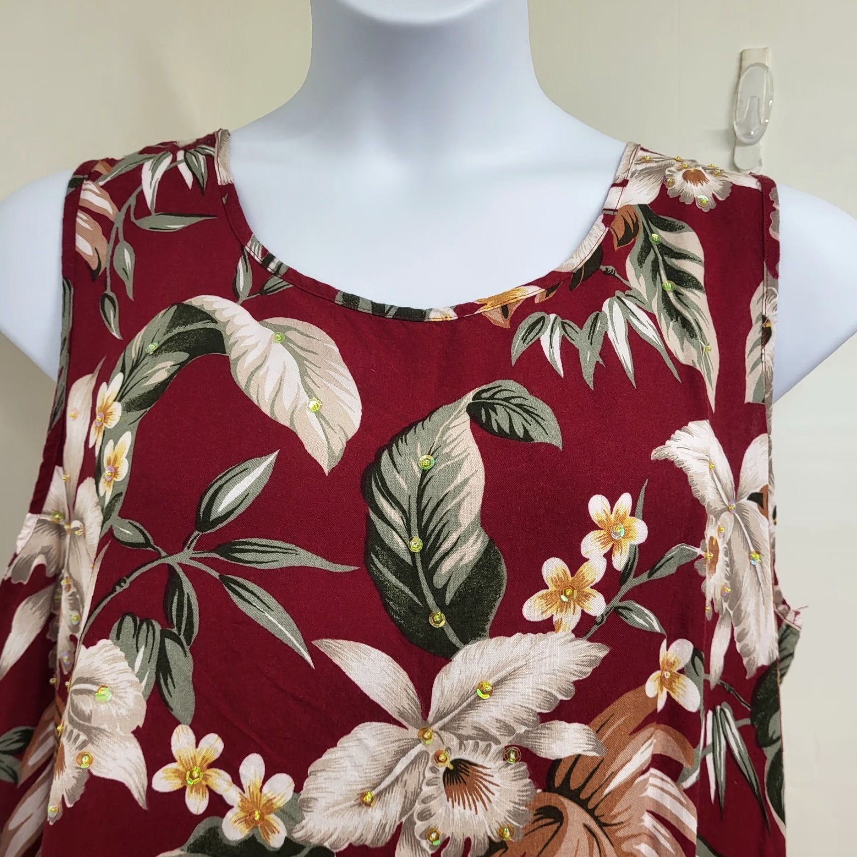 Vintage DNLA Sport Dress Women's XL Maroon Hawaiian Sequin Floral Print Sleeveless Tank Knee Length Dress Size 40" / US 18 - 3 Thumbnail
