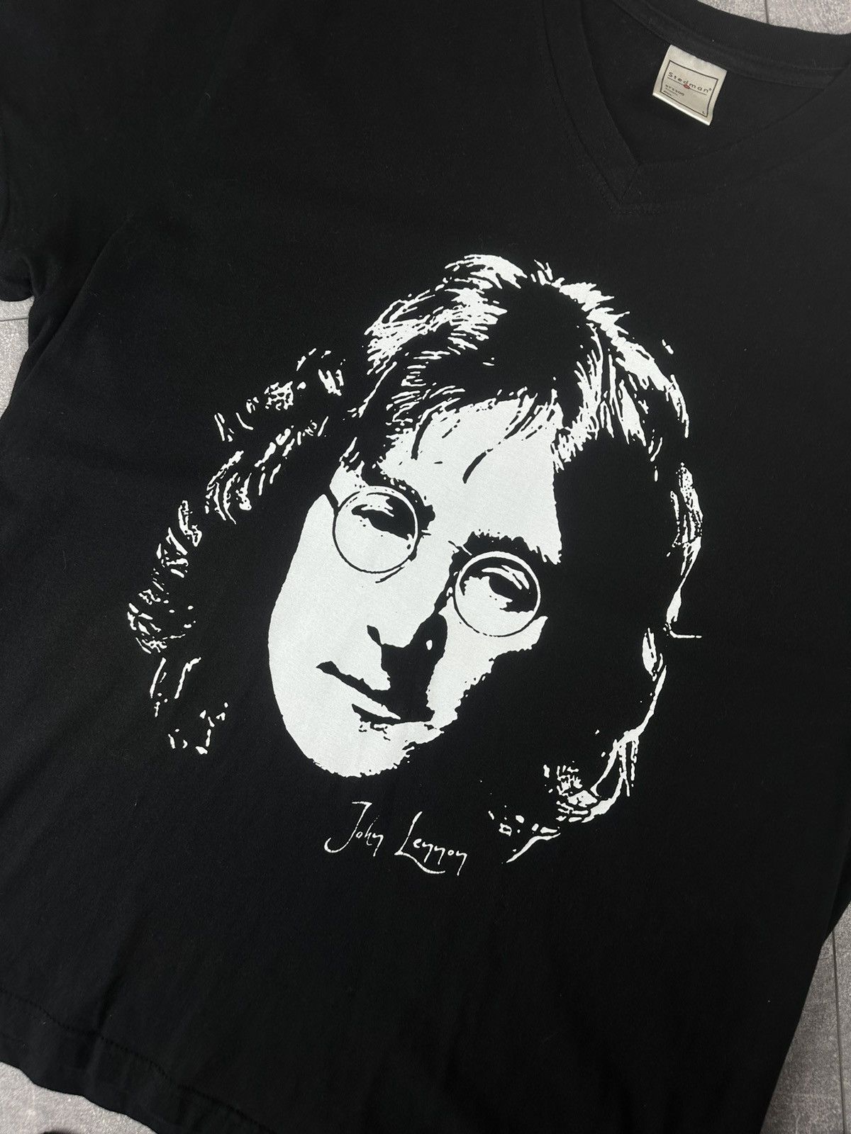 Other John Lennon Band Rock Vintage Overprint V-Neck Logo T-Shirt Size US L / EU 52-54 / 3 - 3 Thumbnail