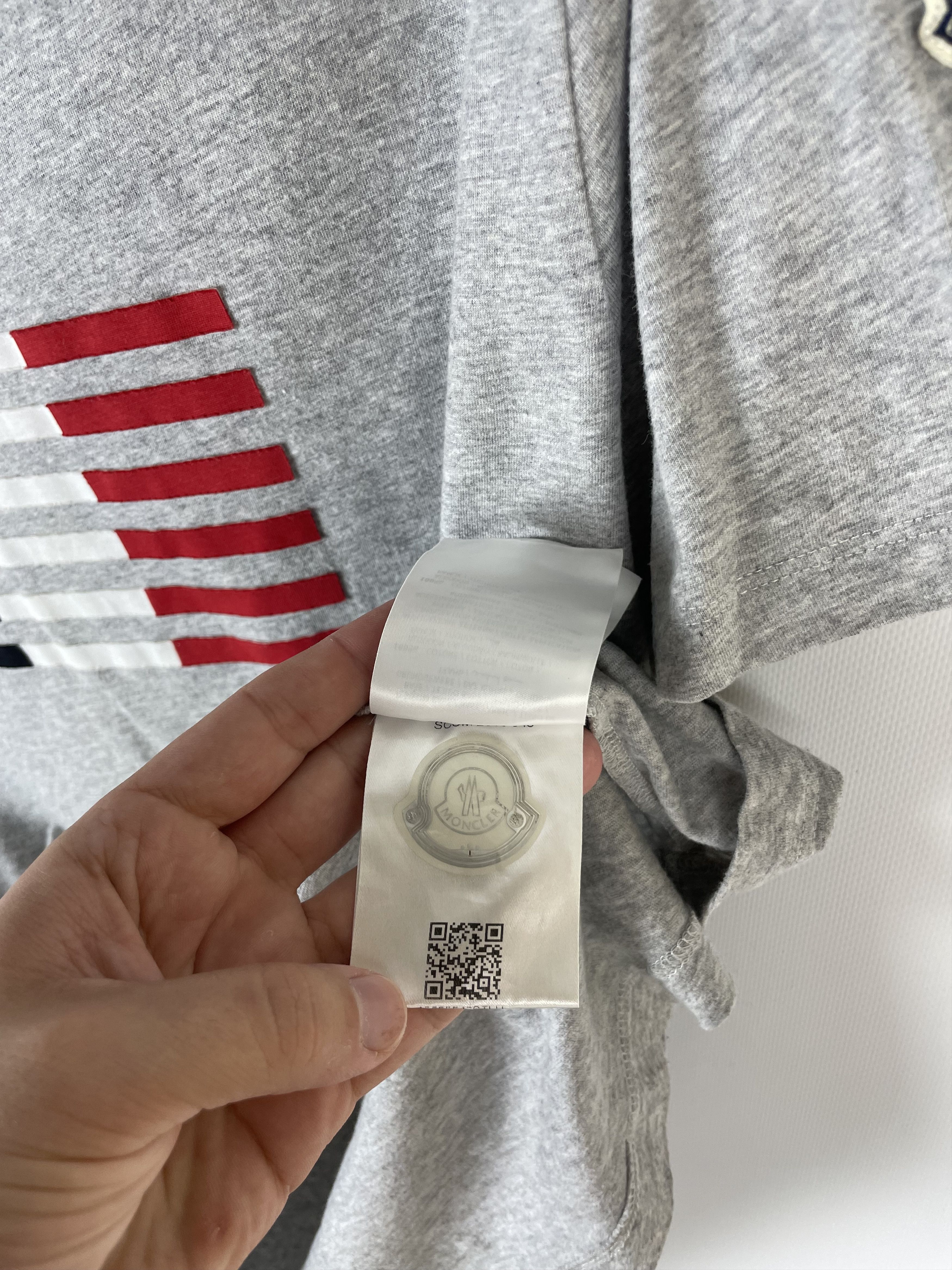 Moncler Moncler T-shirt Size US L / EU 52-54 / 3 - 9 Thumbnail