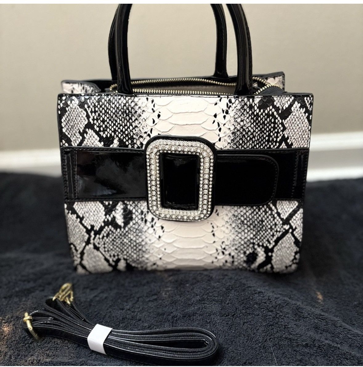 Never worn. Tag still on