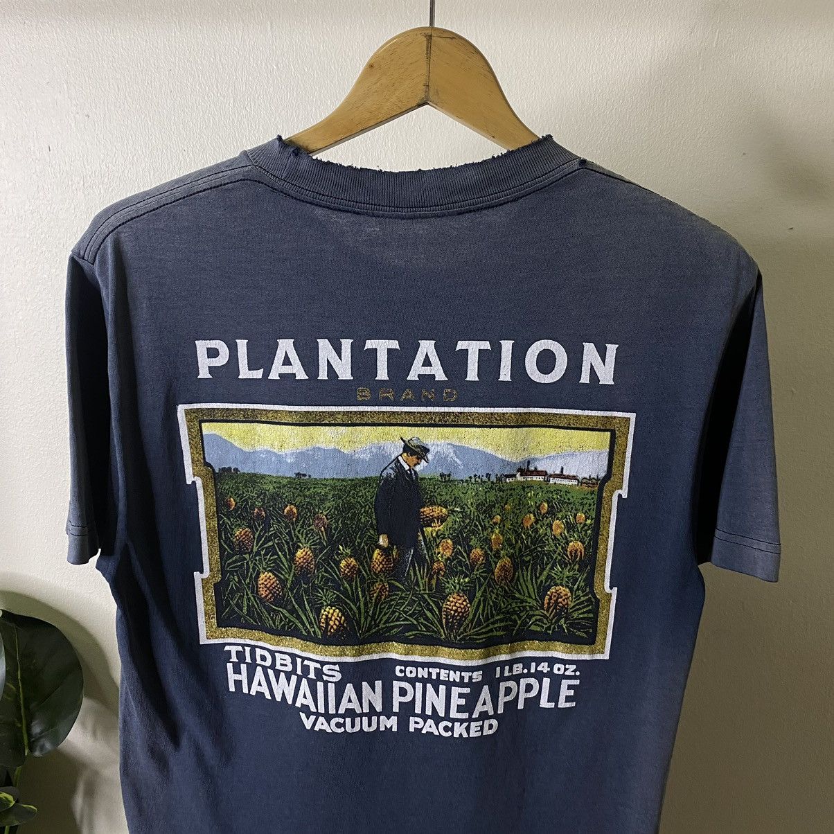 Vintage 1990s Dole Hawaii Pineapple Plantation Sunfaded Promo Tee Size US S / EU 44-46 / 1 - 2 Thumbnail