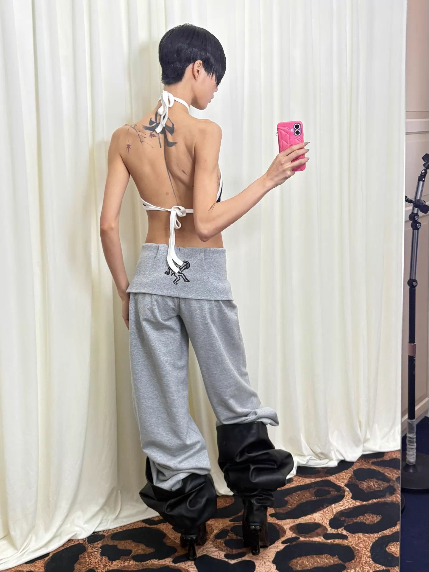 Other Karla Laidlaw Gray Jester Embroidery WideLeg Pants Unisex Size 26" / US 2 / IT 38 - 2 Thumbnail