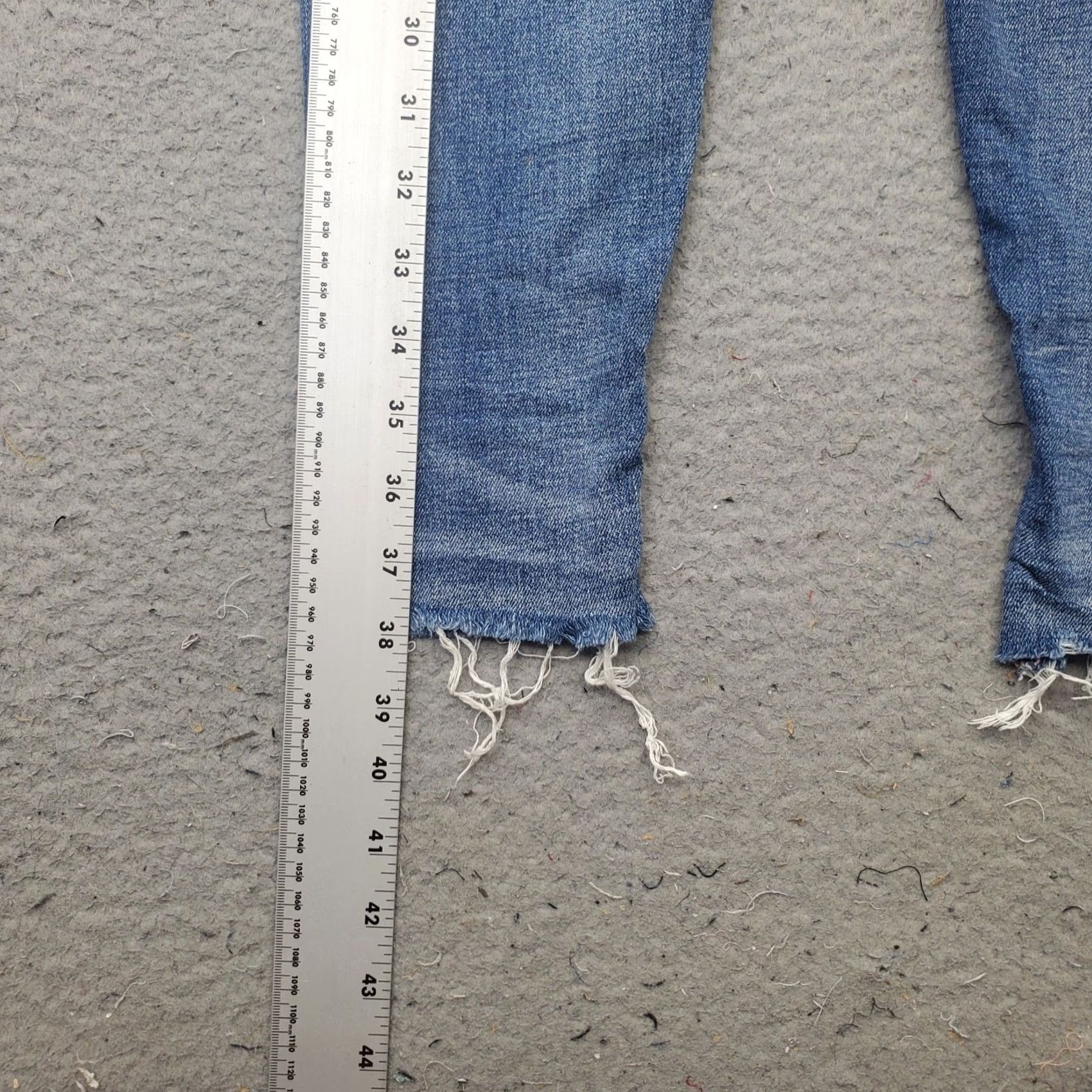 American Eagle Outfitters American Eagle Outfitters Jeans Womens 00S Blue Denim Streetwear Boho Distressed Raw Hem Jeans Girls Women 00S Blue Denim Distressed Raw Hem Size 24" / US 00 / IT 34 - 3 Thumbnail
