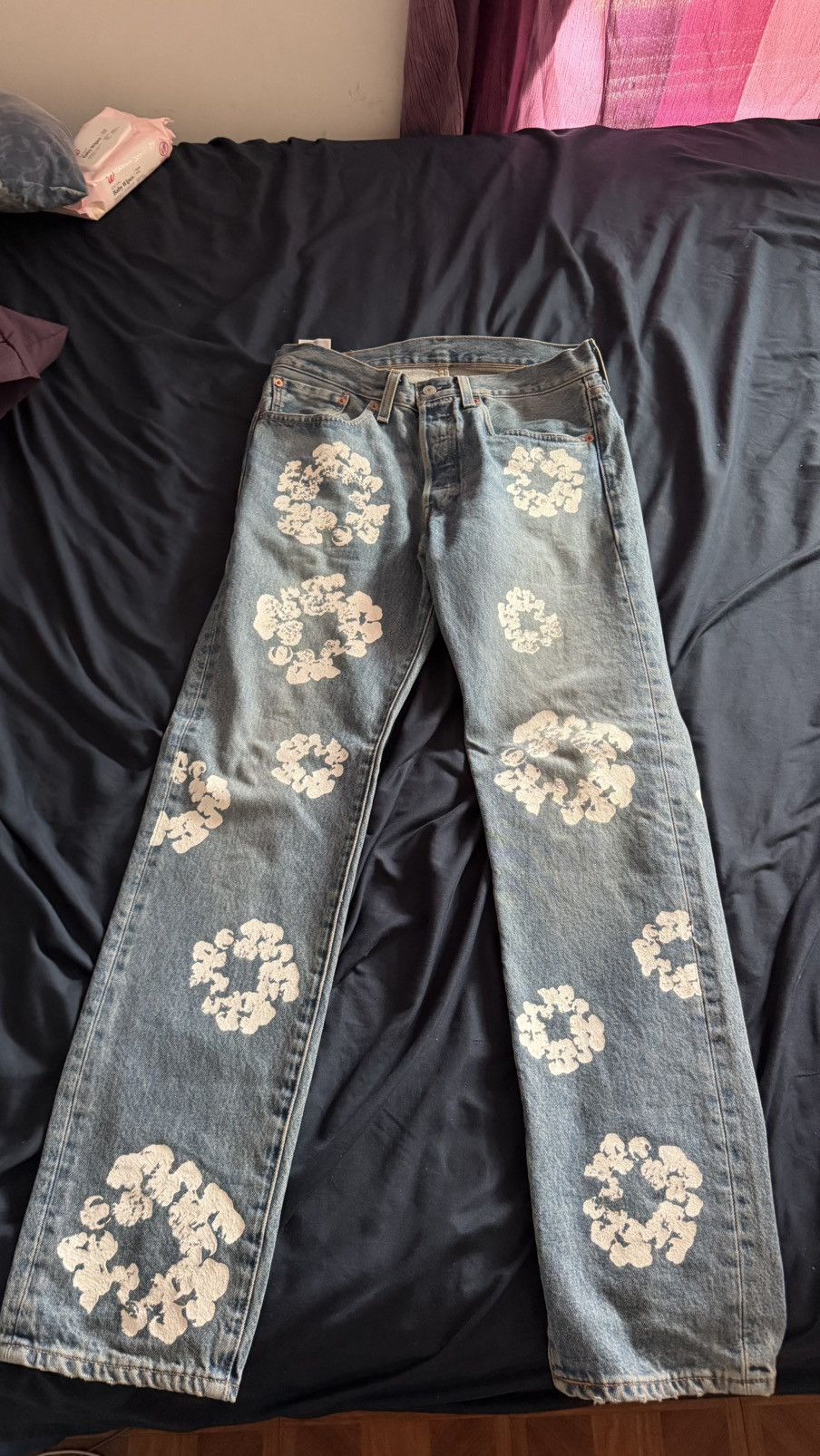 DENIM TEARS Levi’s X Denim Tears 501 The Cotton Wreath Jean Light Wash Size US 31 - 2 Thumbnail
