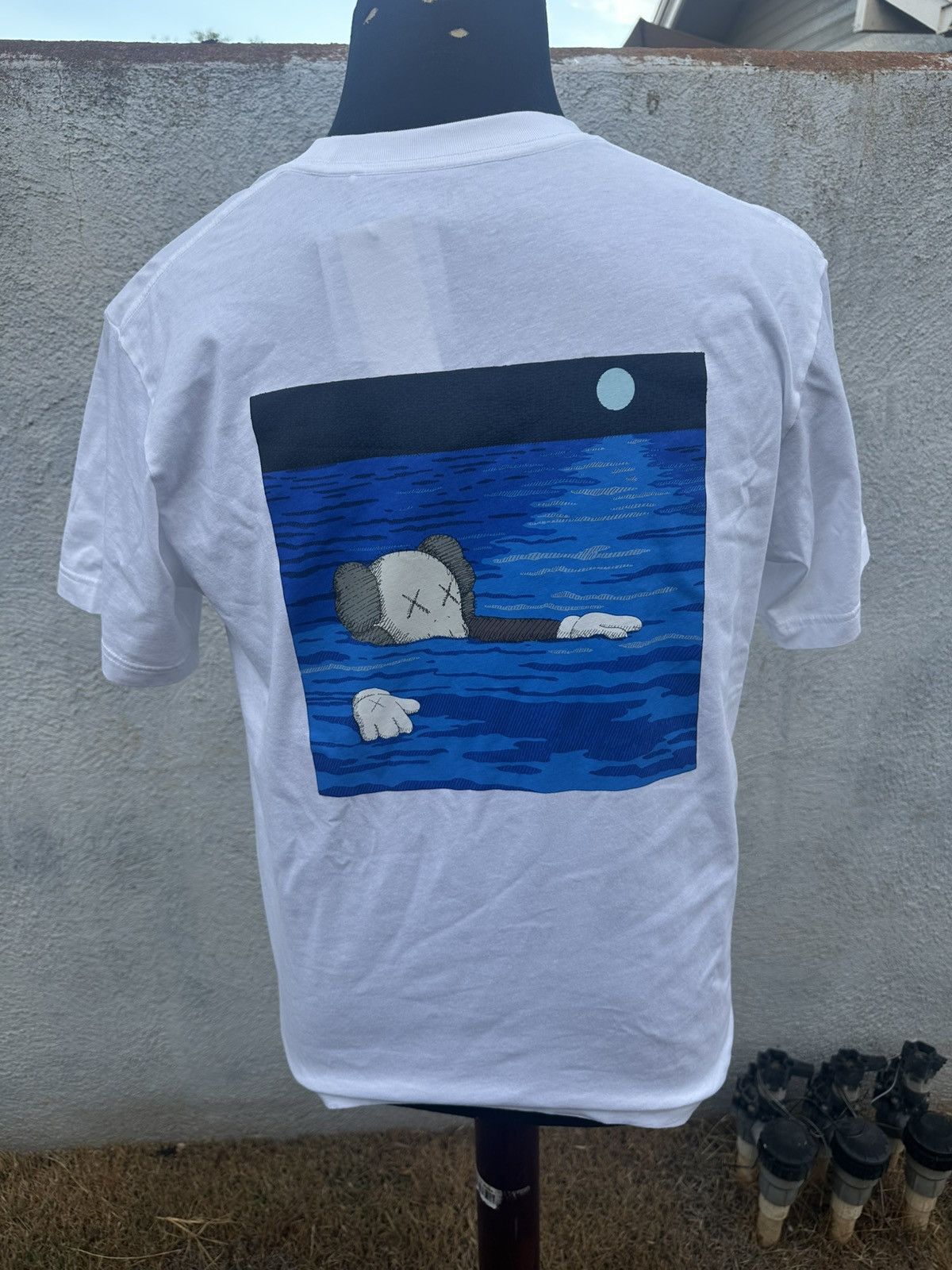 Andy Warhol × Uniqlo New Kaws X Warhol Uniqlo UT Artbook Cover T-Shirt Men's M Size US M / EU 48-50 / 2 - 2 Thumbnail