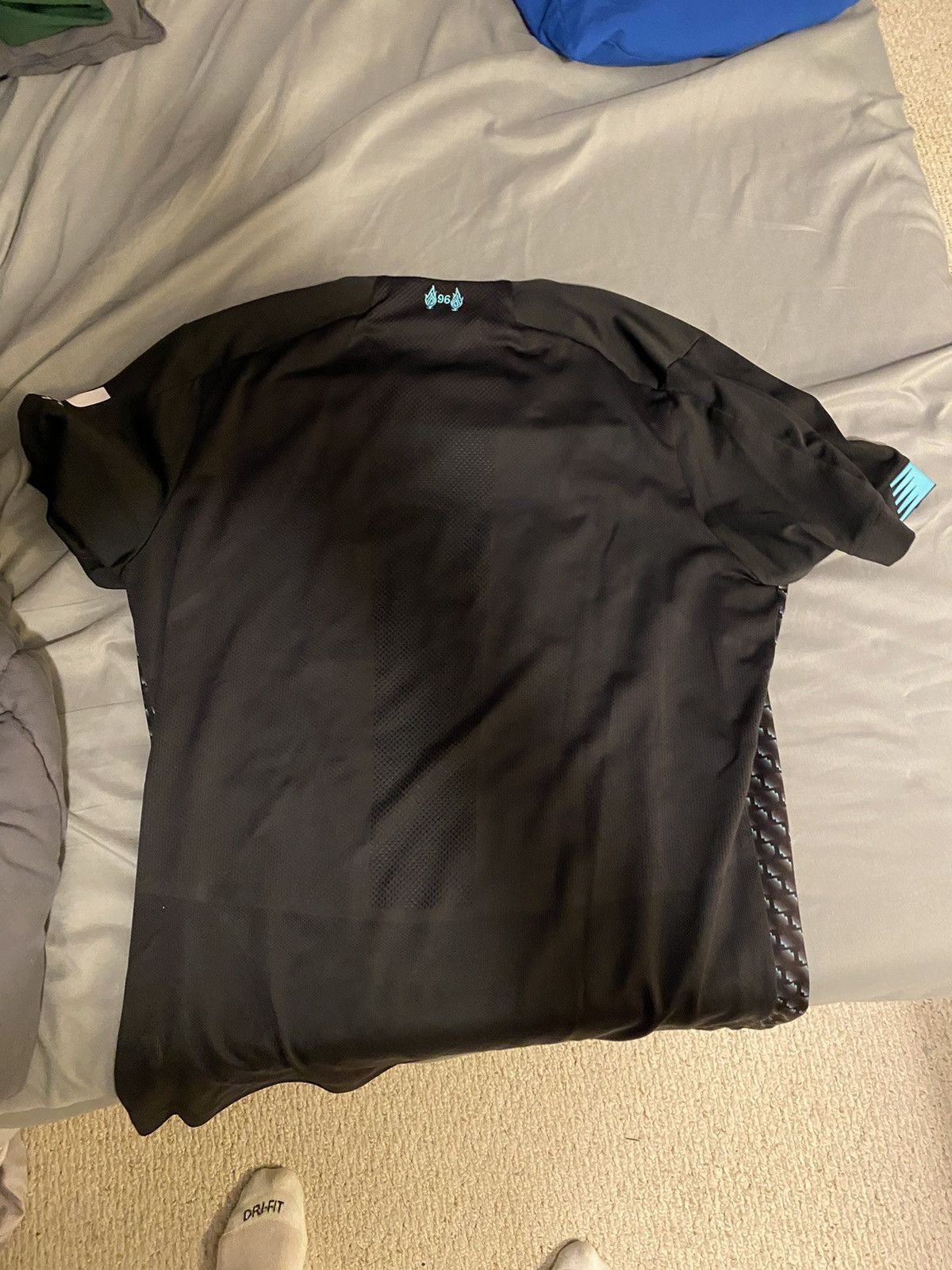 New Balance Liverpool 2019/20 third kit Size US L / EU 52-54 / 3 - 4 Thumbnail