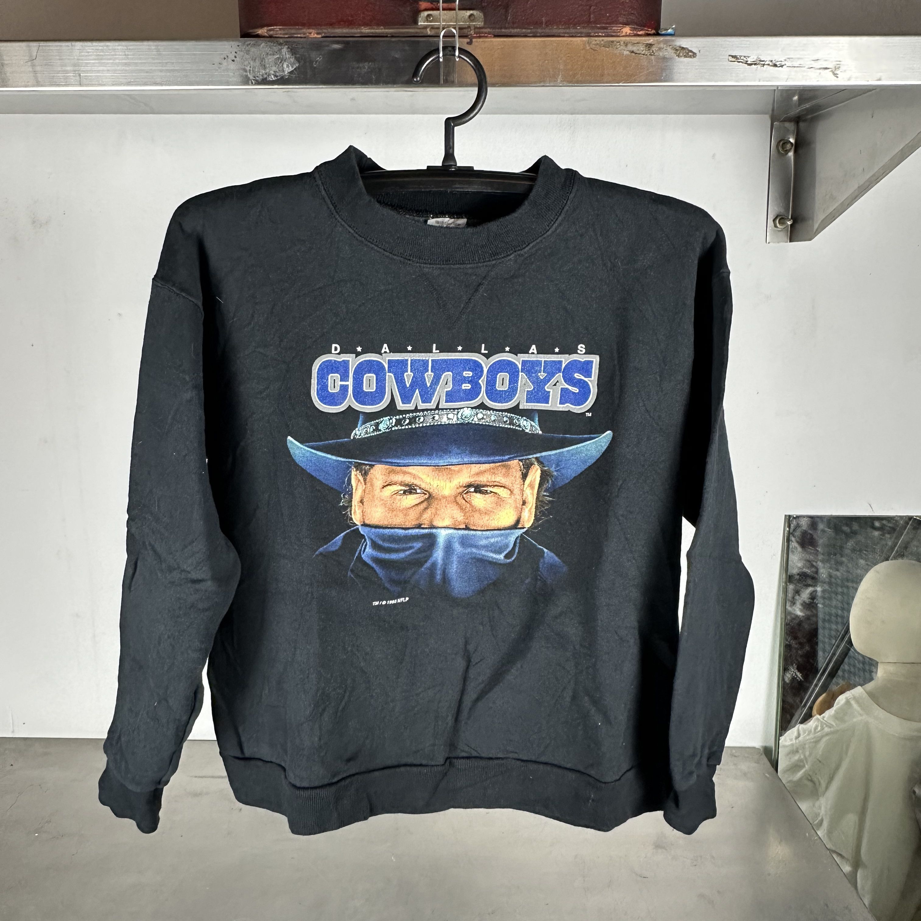 Vintage Vintage 1993 Dallas Cowboys Football Graphic Sweatshirt Size US M / EU 48-50 / 2 - 1 Thumbnail