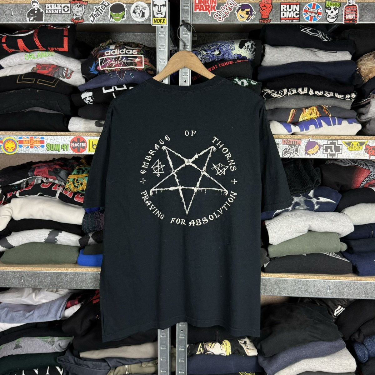 Band Tees × Vintage VINTAGE 2011 EMBRACE OF THORNS PRAYER FOR ABSOLUTION T-SHIRT Size US XL / EU 56 / 4 - 2 Thumbnail