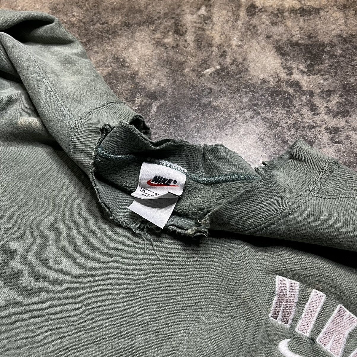 Vintage vintage olive green 90s nike baggy sweatshirt Size US XL / EU 56 / 4 - 6 Thumbnail