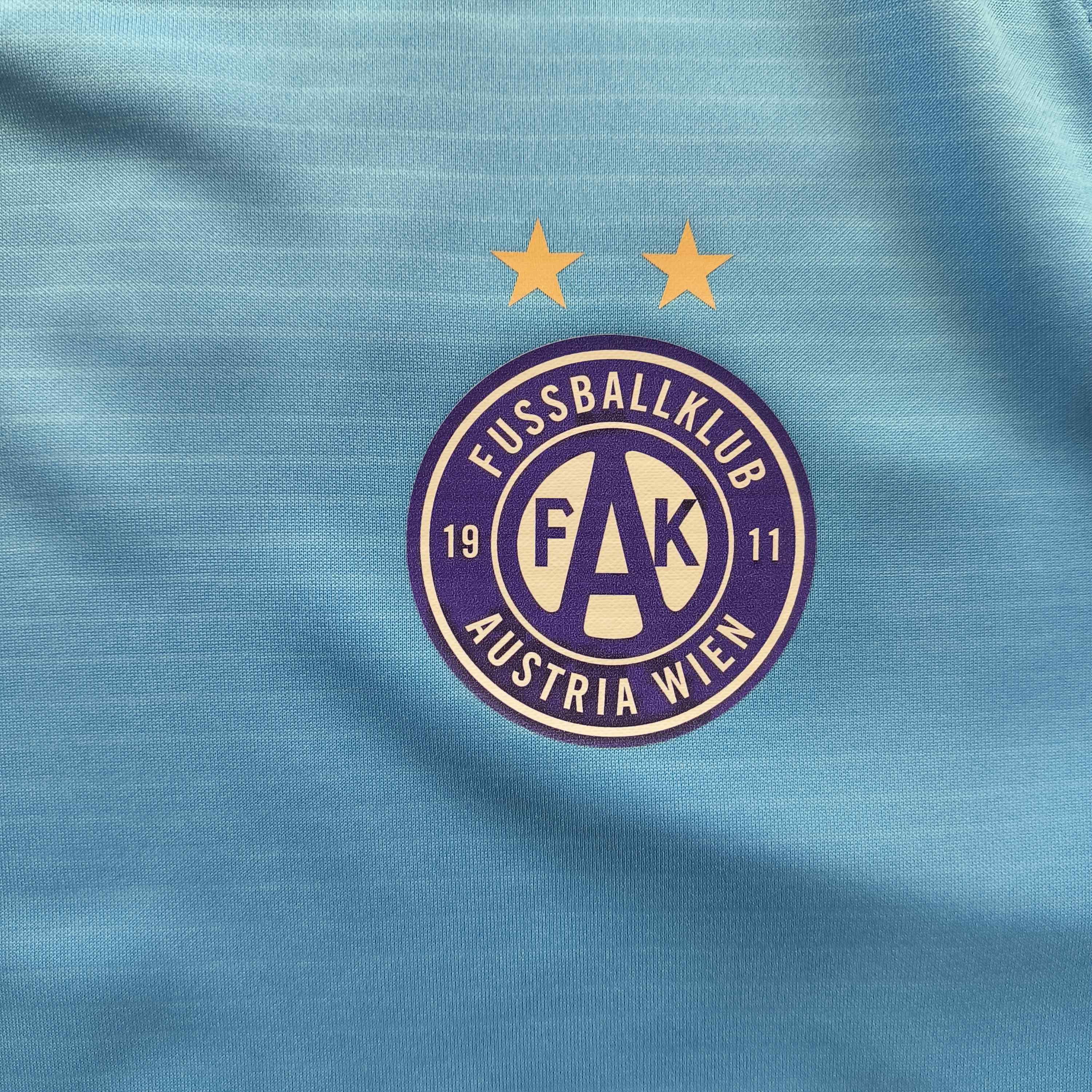 Nike Austria Wien 2020-21 Nike #4 training football jersey size M Size US M / EU 48-50 / 2 - 3 Thumbnail