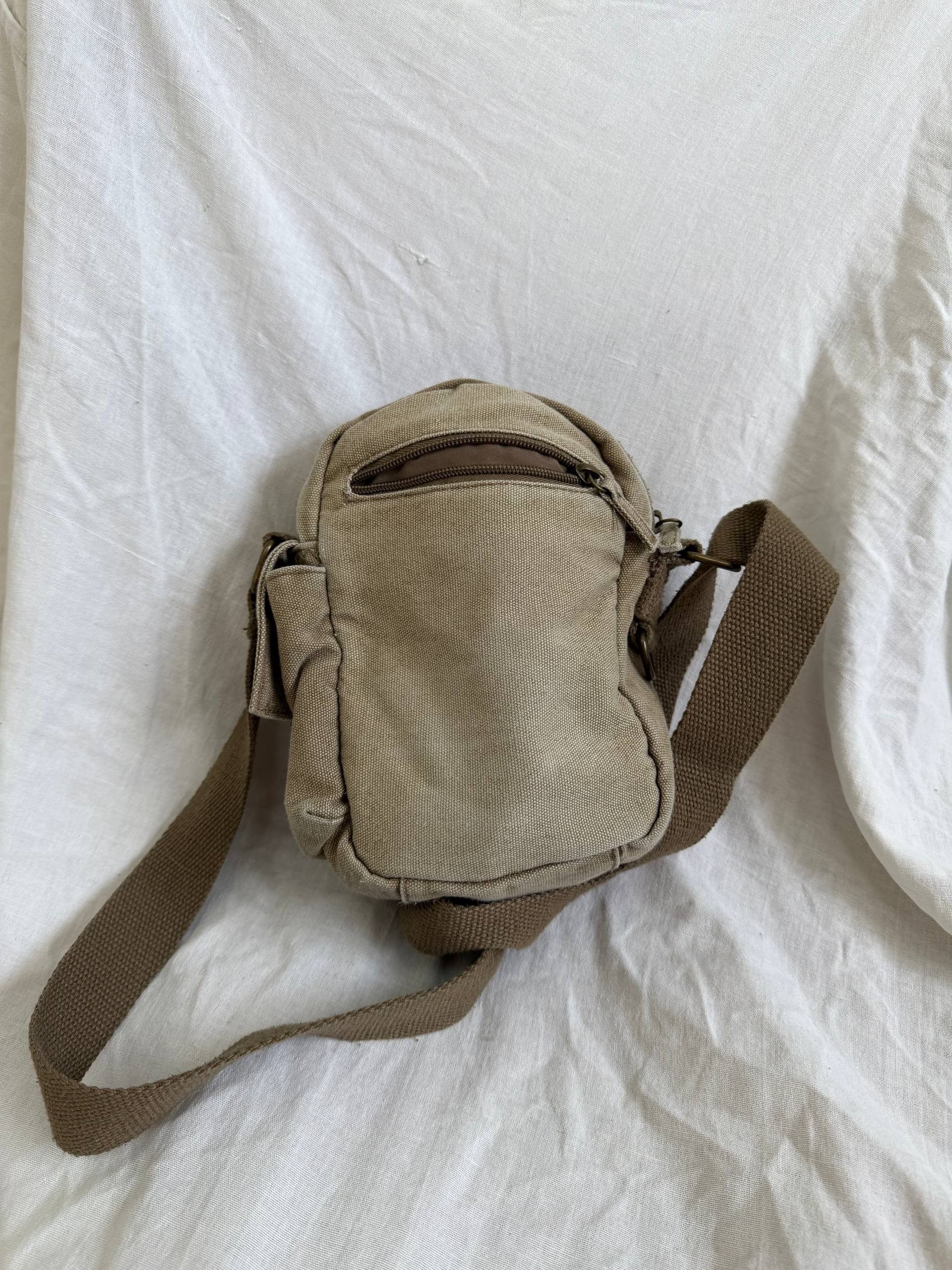Vintage Vintage 90s Army Diesel Style Crossbody Mini Bag Size ONE SIZE - 9 Thumbnail