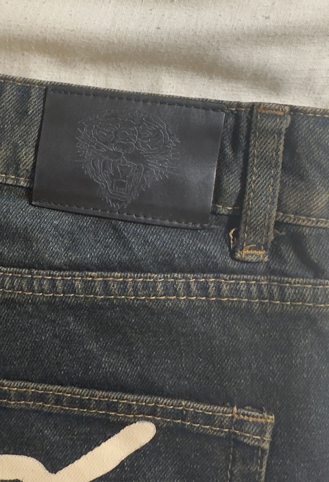 Urban Outfitters Ed Hardy Embroidered Dragon Jeans Size US 35 - 3 Thumbnail