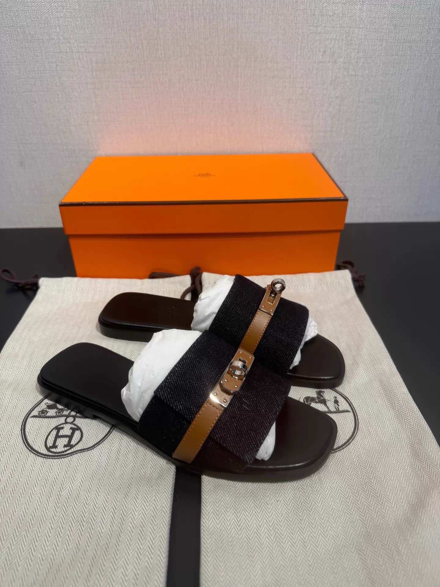 Hermes Hermès Gabriel Kelly Denim Wmns Slippers 35 New Size US 4.5 / IT 34.5 - 2 Thumbnail