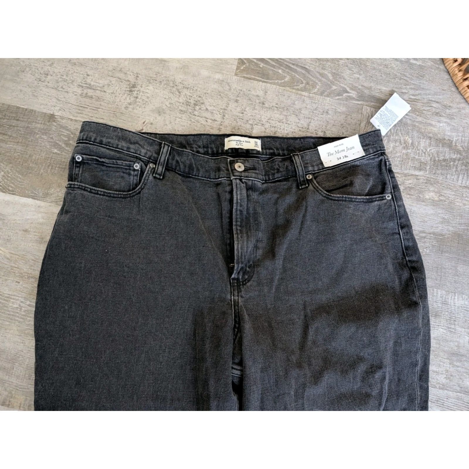 Abercrombie & Fitch VINTAGE NWT Abercrombie & Fitch The Mom High Rise Jeans 34/18 Washed Black NEW Size 24" / US 00 / IT 34 - 3 Thumbnail