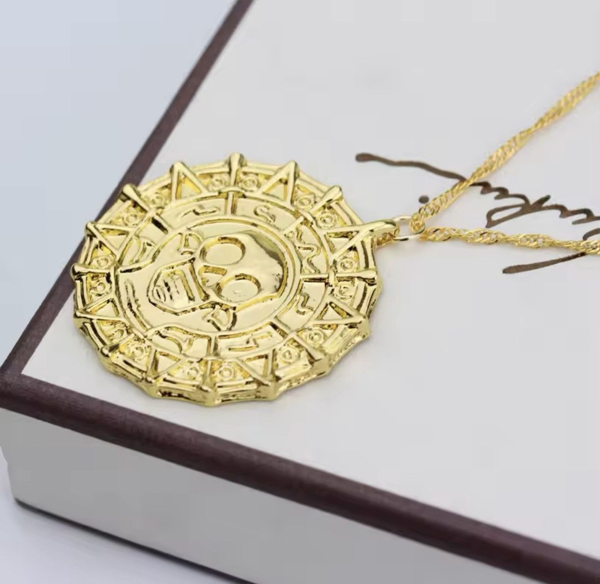 Designer Pirates of the Caribbean necklace aztec skeleton Size ONE SIZE - 3 Thumbnail