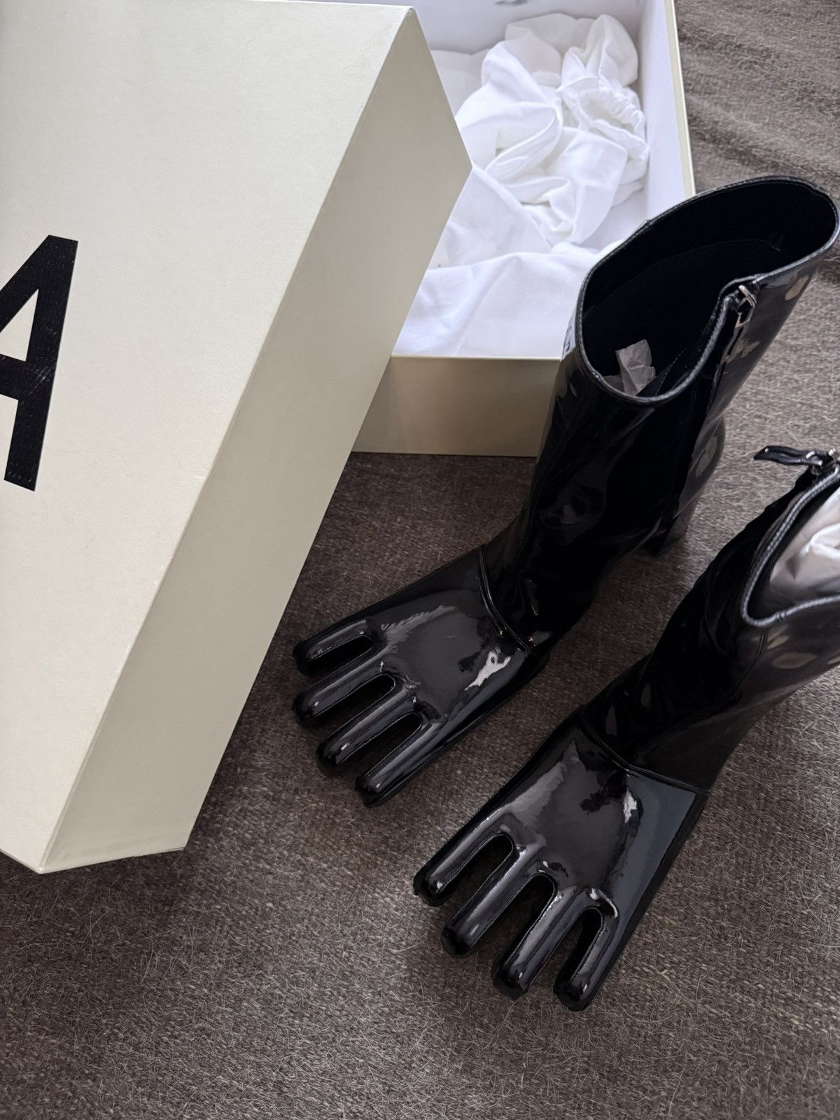 AVAVAV AVAVAV Finger Boots Black Patent Leather (EU 42) Size US 8.5 / EU 41-42 - 1 Thumbnail