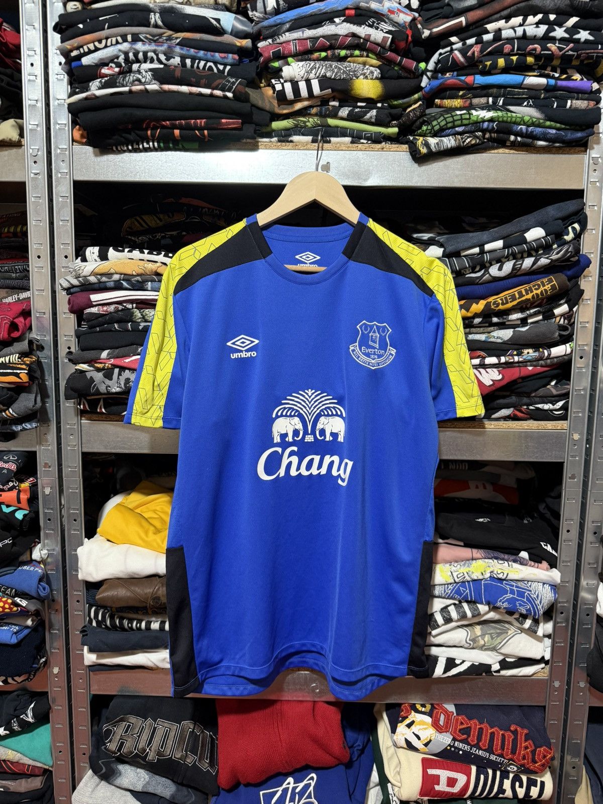 Umbro UMBRO EVERTON 2015 2016 TRAINING SOCCER FOOTBALL JERSEY Size US XL / EU 56 / 4 - 1 Thumbnail