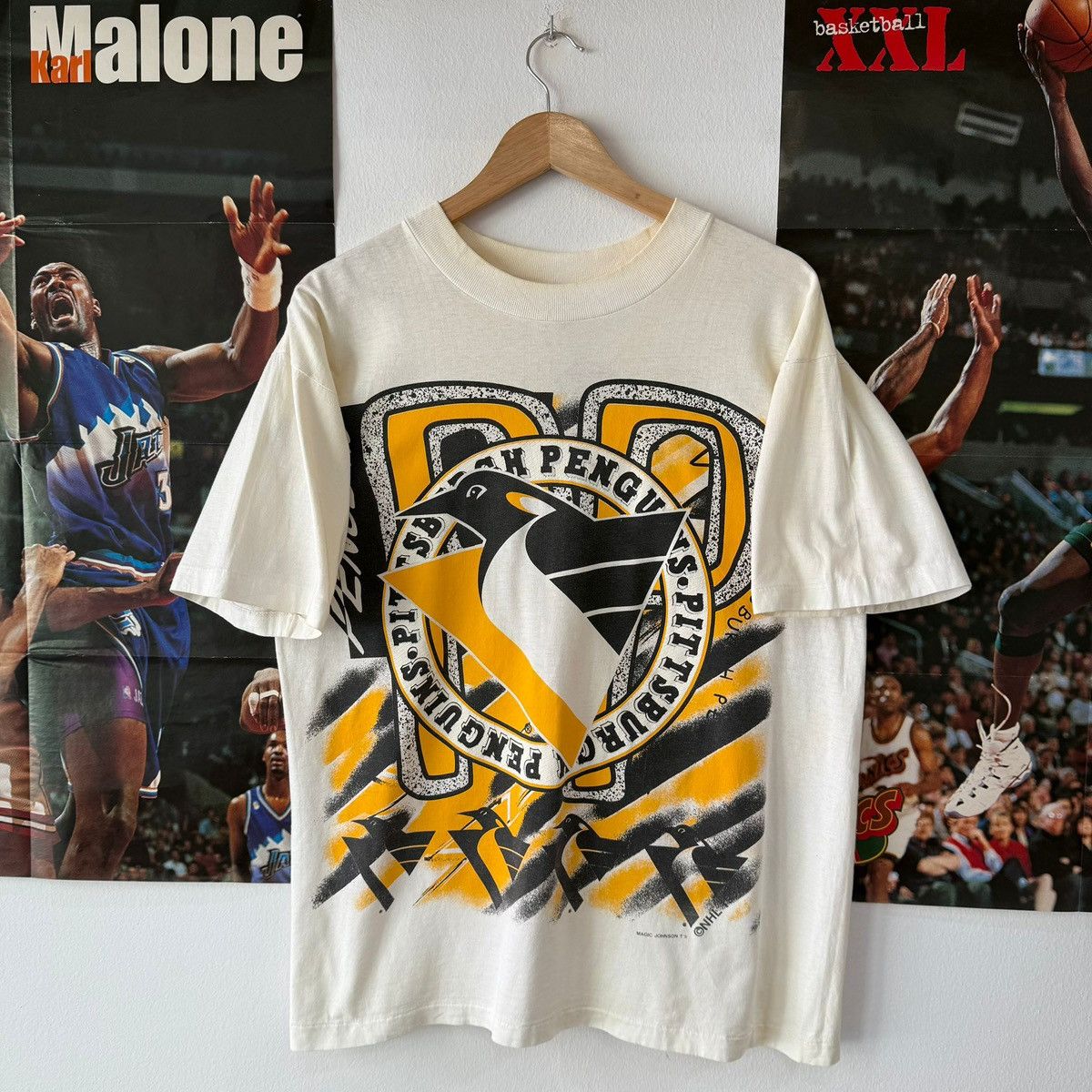 NHL × Vintage Vintage Pittsburgh Penguins Early 90’s Magic Johnson T’s NHL Size US M / EU 48-50 / 2 - 1 Thumbnail