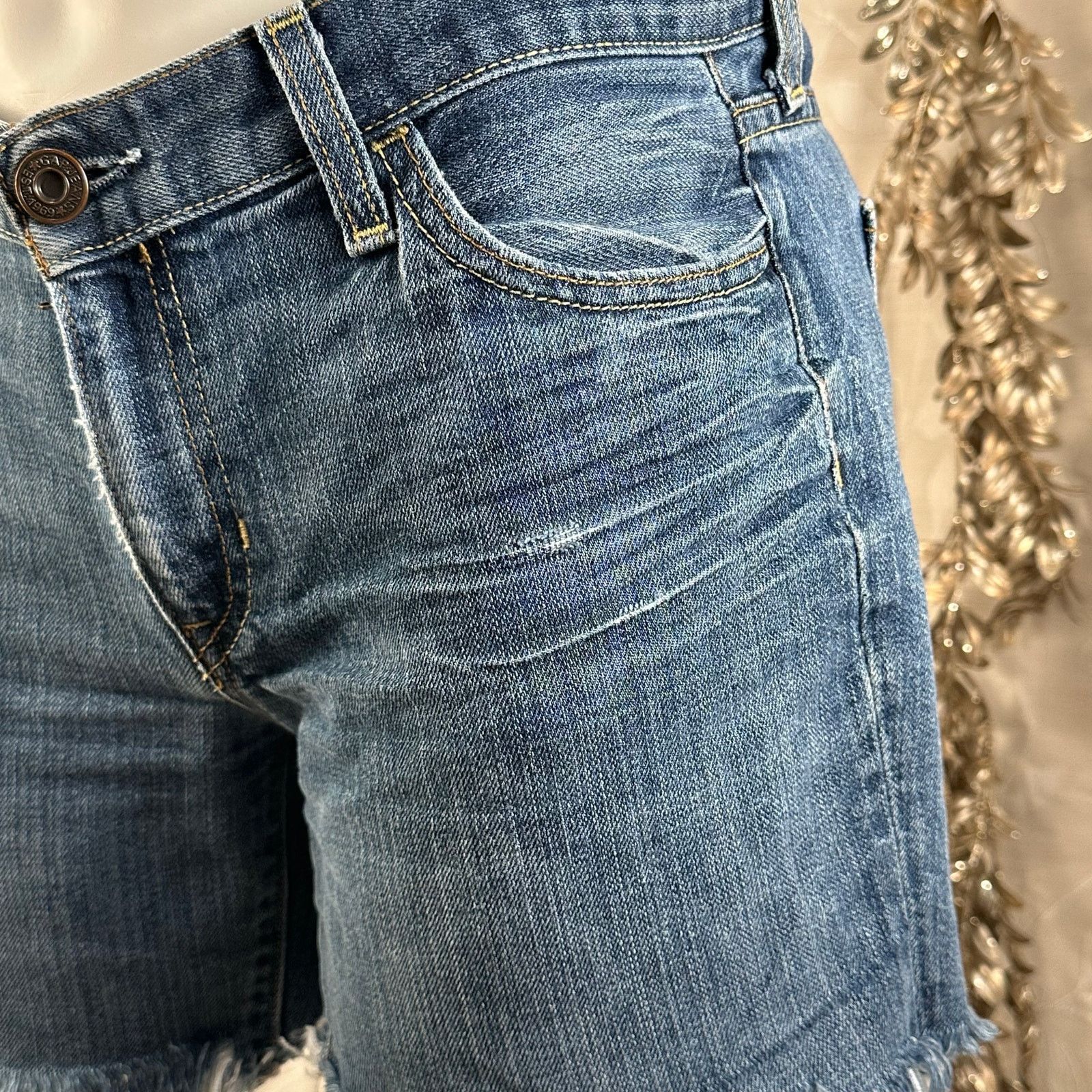 Gap GAP long & lean women's denim shorts 8L mid rise frayed hem Size 30" / US 8 / IT 44 - 9 Thumbnail