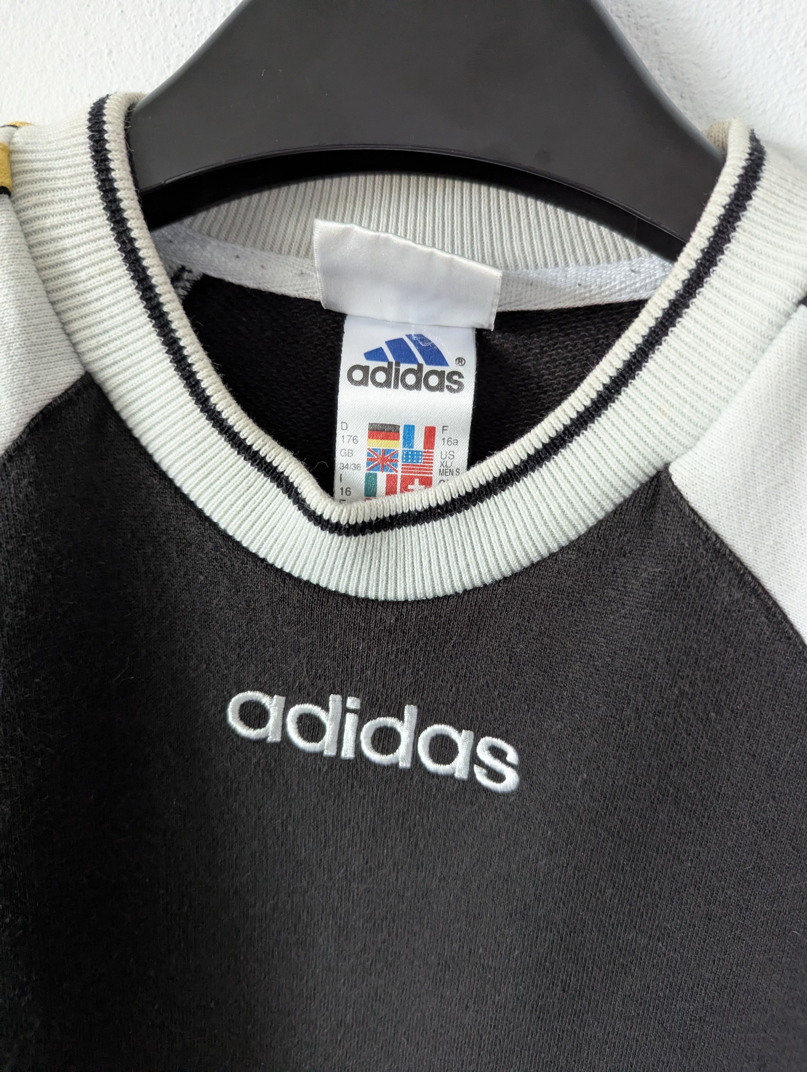 Adidas Adidas vintage crewneck y2k big logo Size US S / EU 44-46 / 1 - 4 Thumbnail