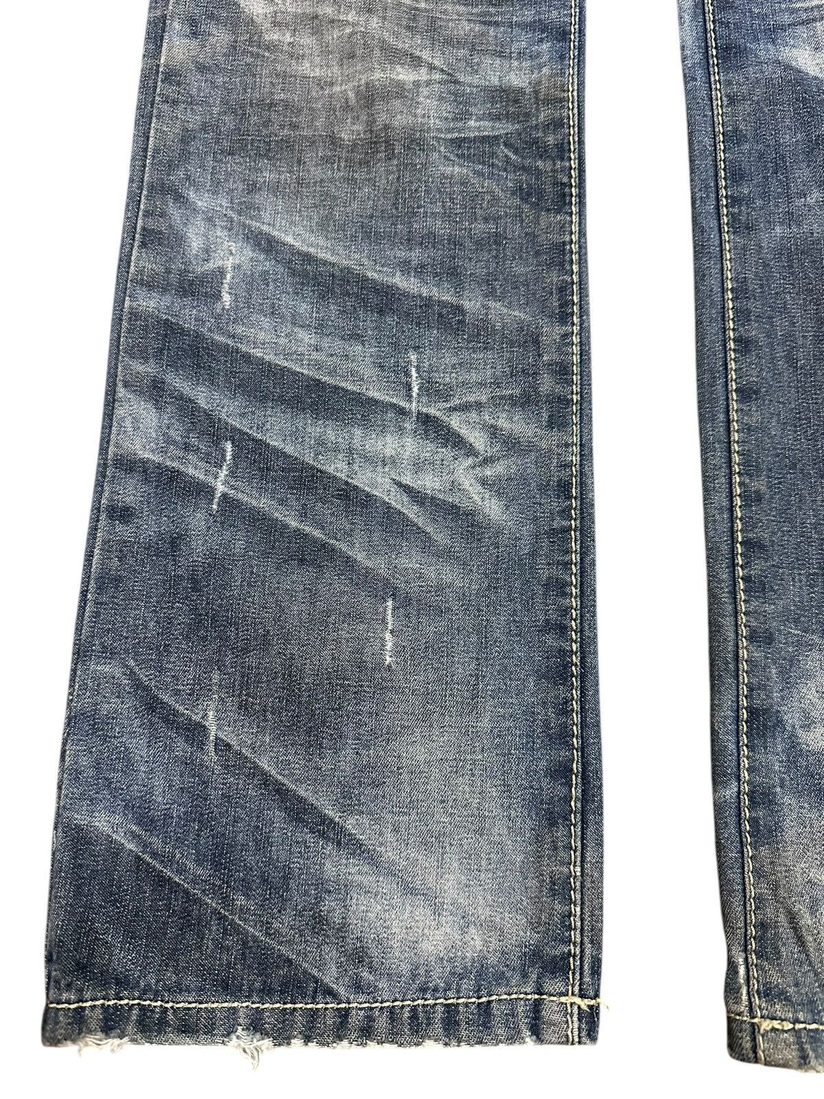 In The Attic Vintage Japan In The Attic Blue Wash Distressed Jeans Size US 32 / EU 48 - 7 Thumbnail