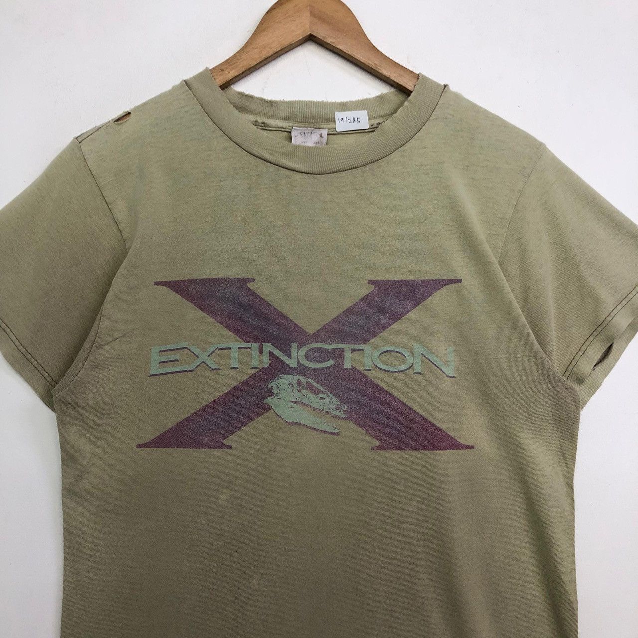 Universal Studios × Vintage Vintage Extinction Jurassic Park Universal Studios Tee Size US S / EU 44-46 / 1 - 2 Thumbnail