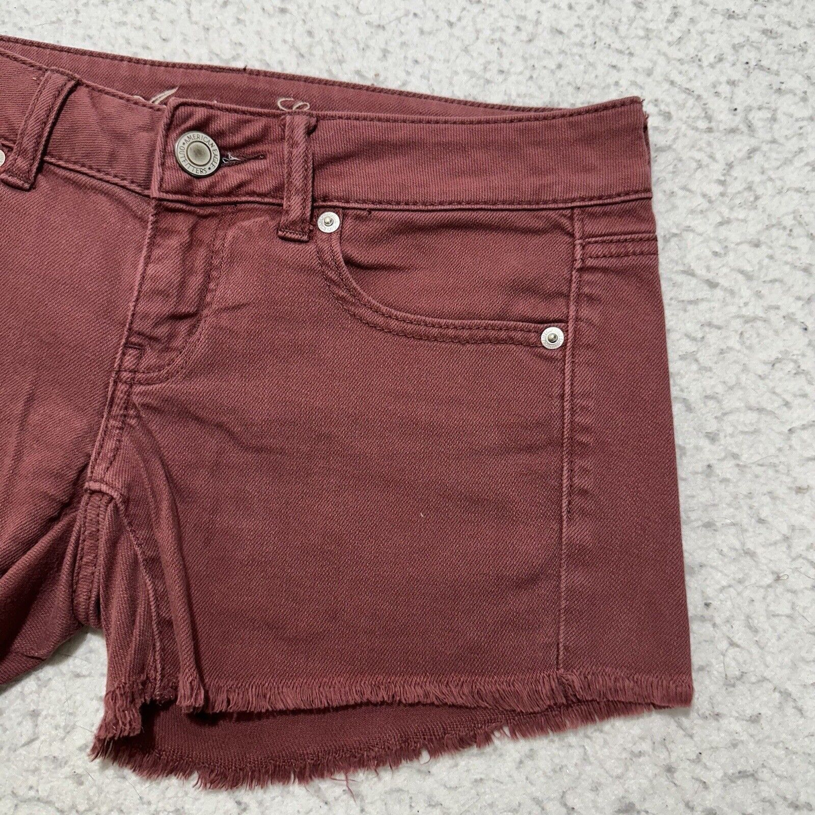 American Eagle Outfitters American Eagle 2 Burgundy Dark Red Denim Shorts 4" Inseam Size 26" / US 2 / IT 38 - 3 Thumbnail