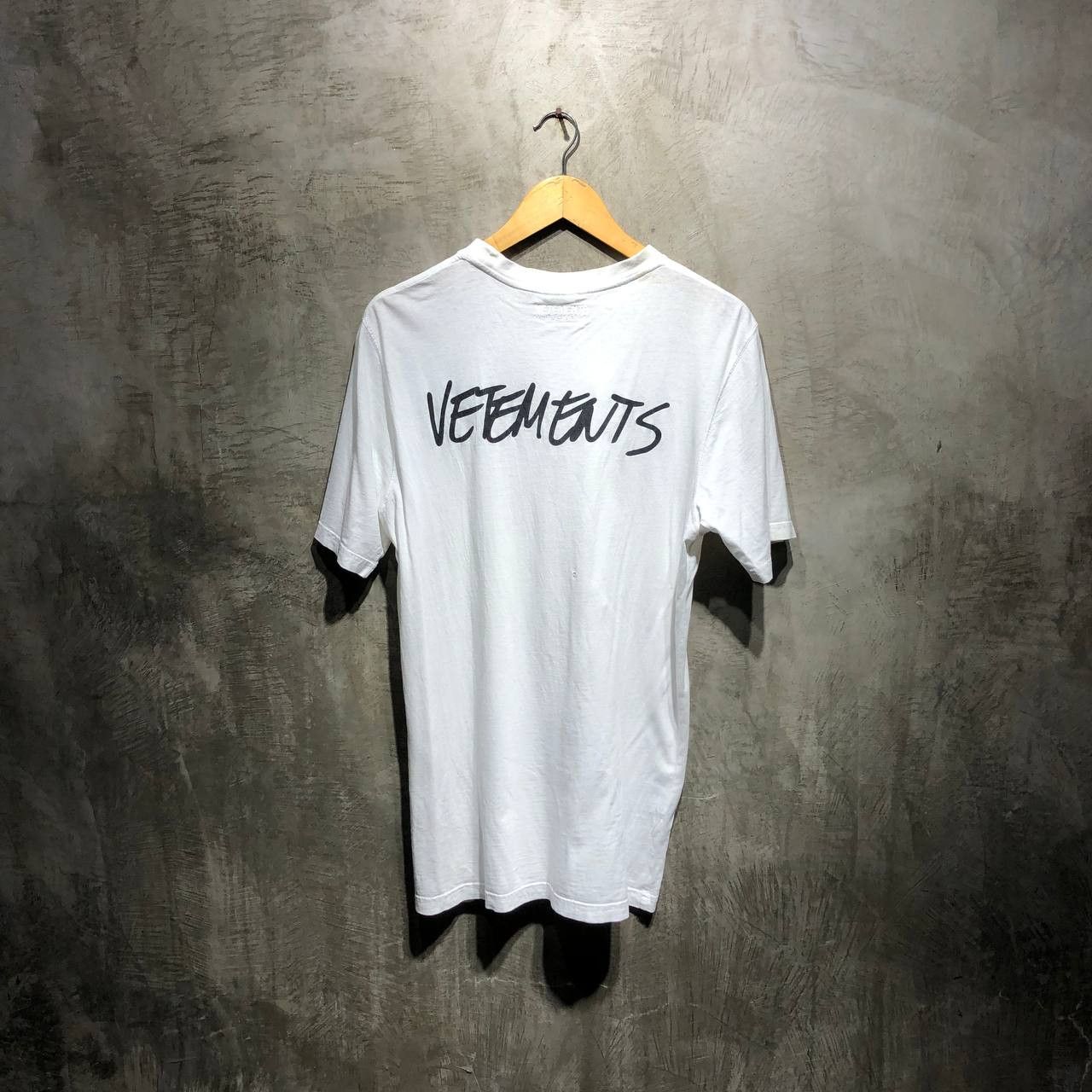 Vetements Vetements Written Logo tee Size US S / EU 44-46 / 1 - 1 Thumbnail