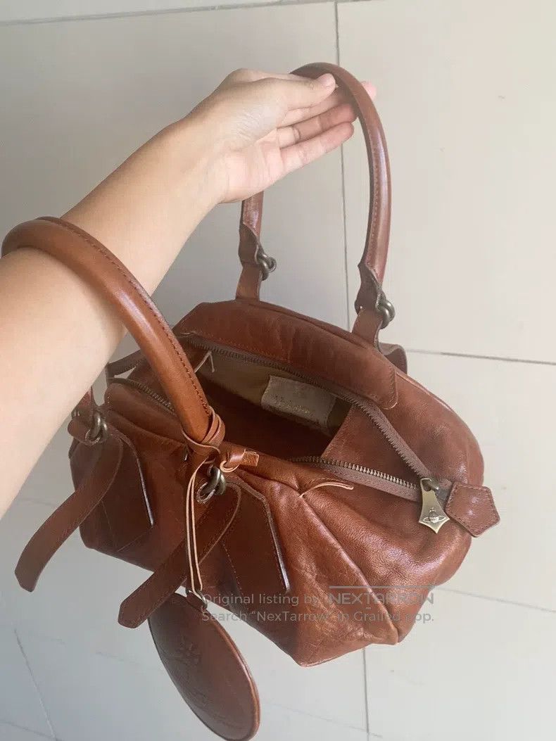Vivienne Westwood Vivienne Westwood size os Brown, tan handbag, dumpling bag, Size ONE SIZE - 6 Thumbnail