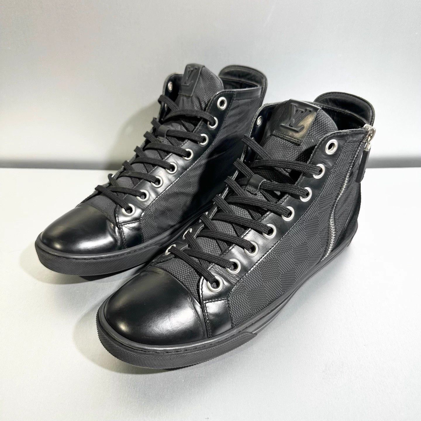 Louis Vuitton Louis Vuitton Damier Zip Sneaker Size 7/41 Mint Size US 7 / EU 40 - 1 Thumbnail