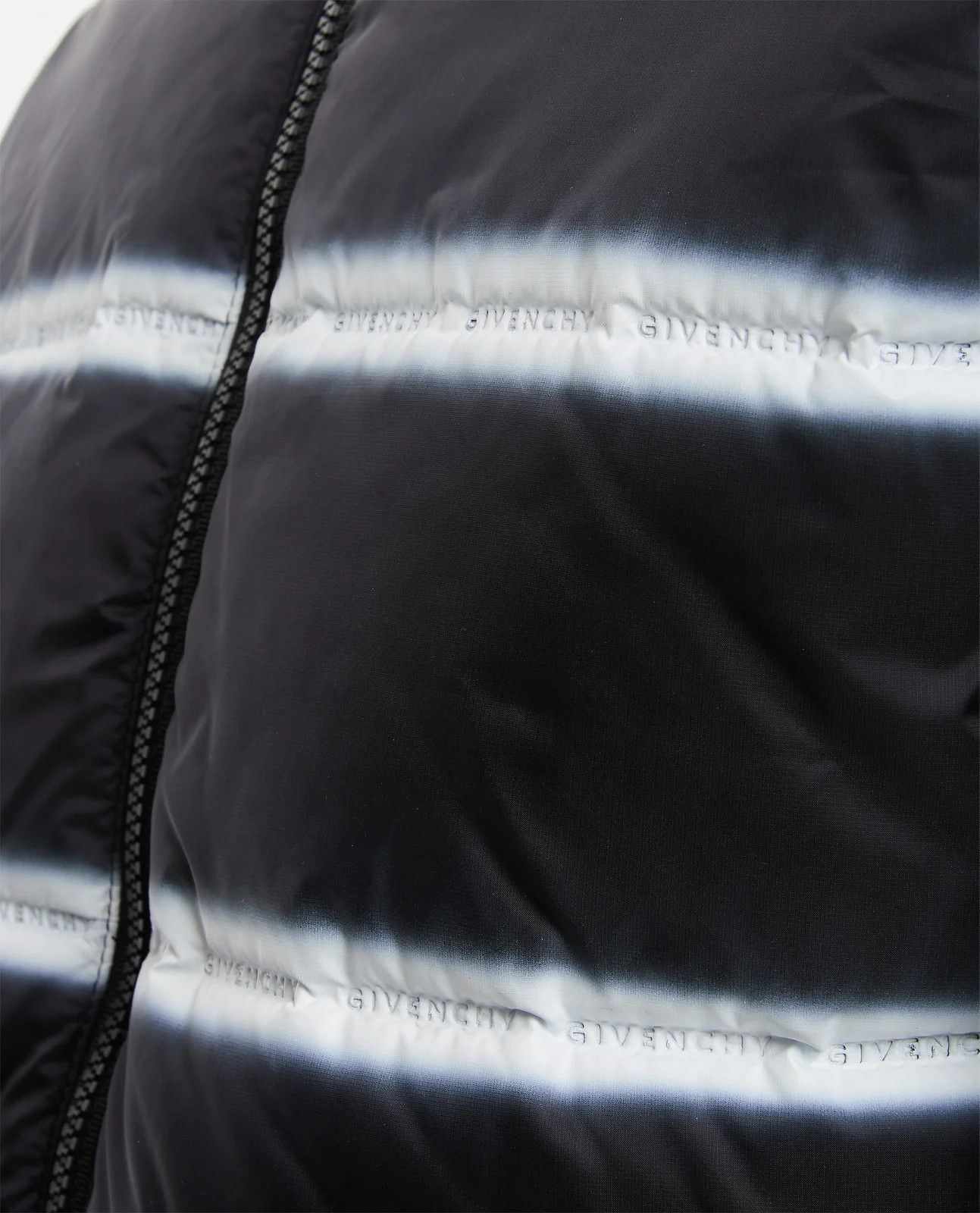 Givenchy o1loc1c0824 Hoodie in Black Size US S / EU 44-46 / 1 - 4 Thumbnail